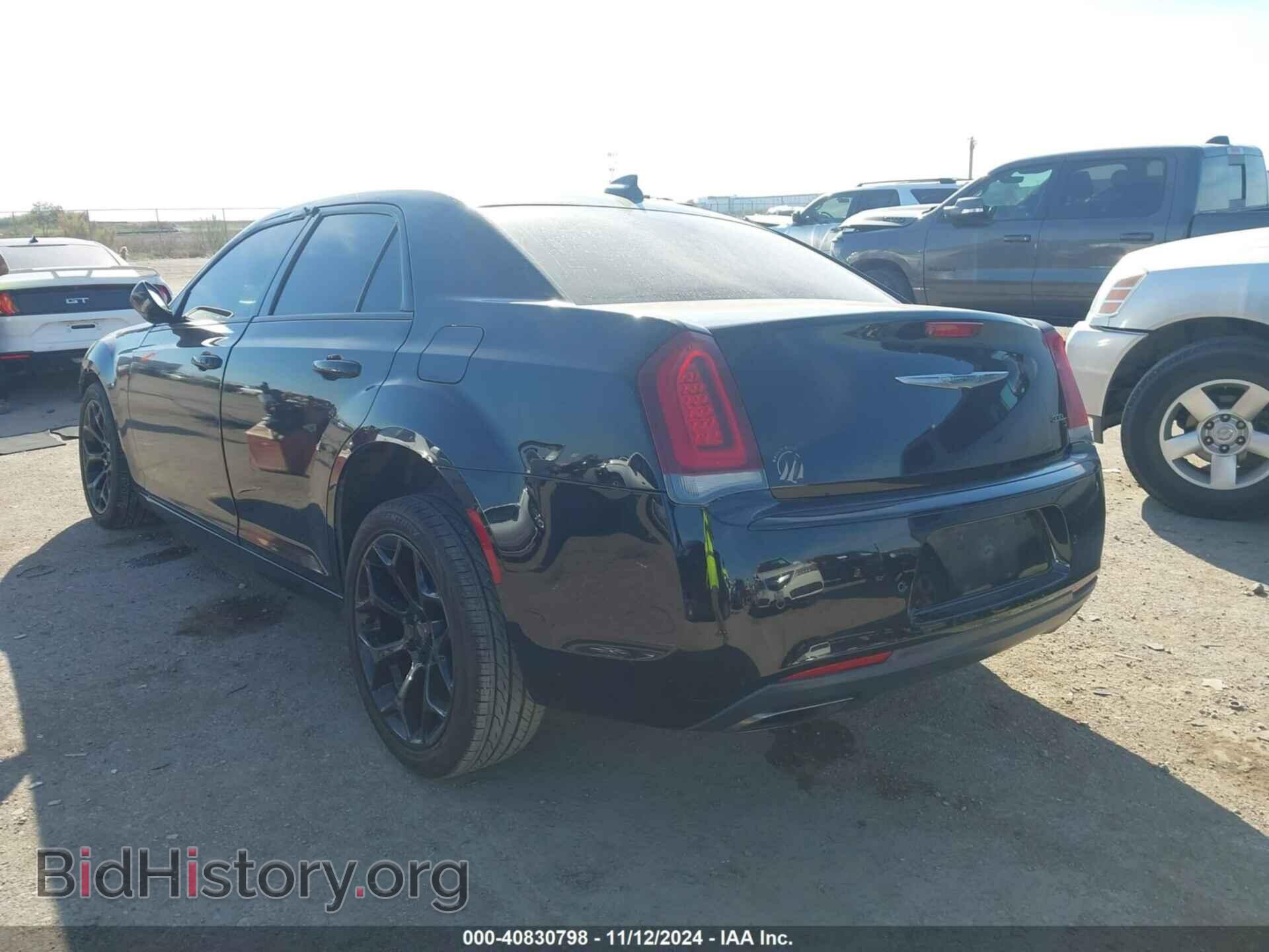 2016 CHRYSLER 300 - VIN: 2C3CCABG3GH324963 - Фото 3