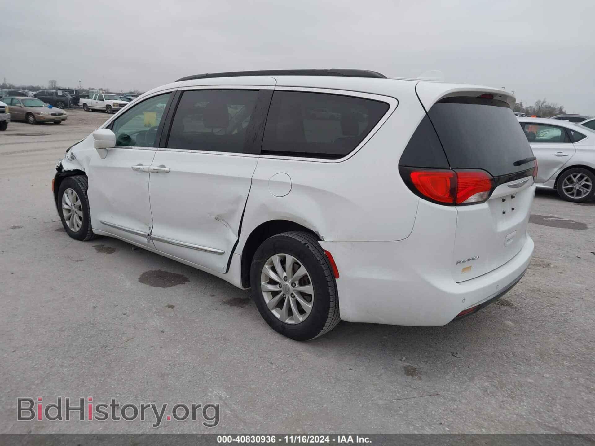 2017 CHRYSLER PACIFICA - VIN: 2C4RC1BG4HR613691 - Фото 3
