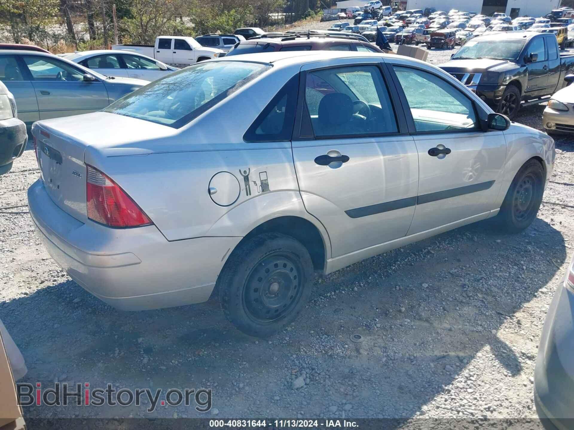 2005 FORD FOCUS - VIN: 1FAFP34N05W130450 - Фото 4