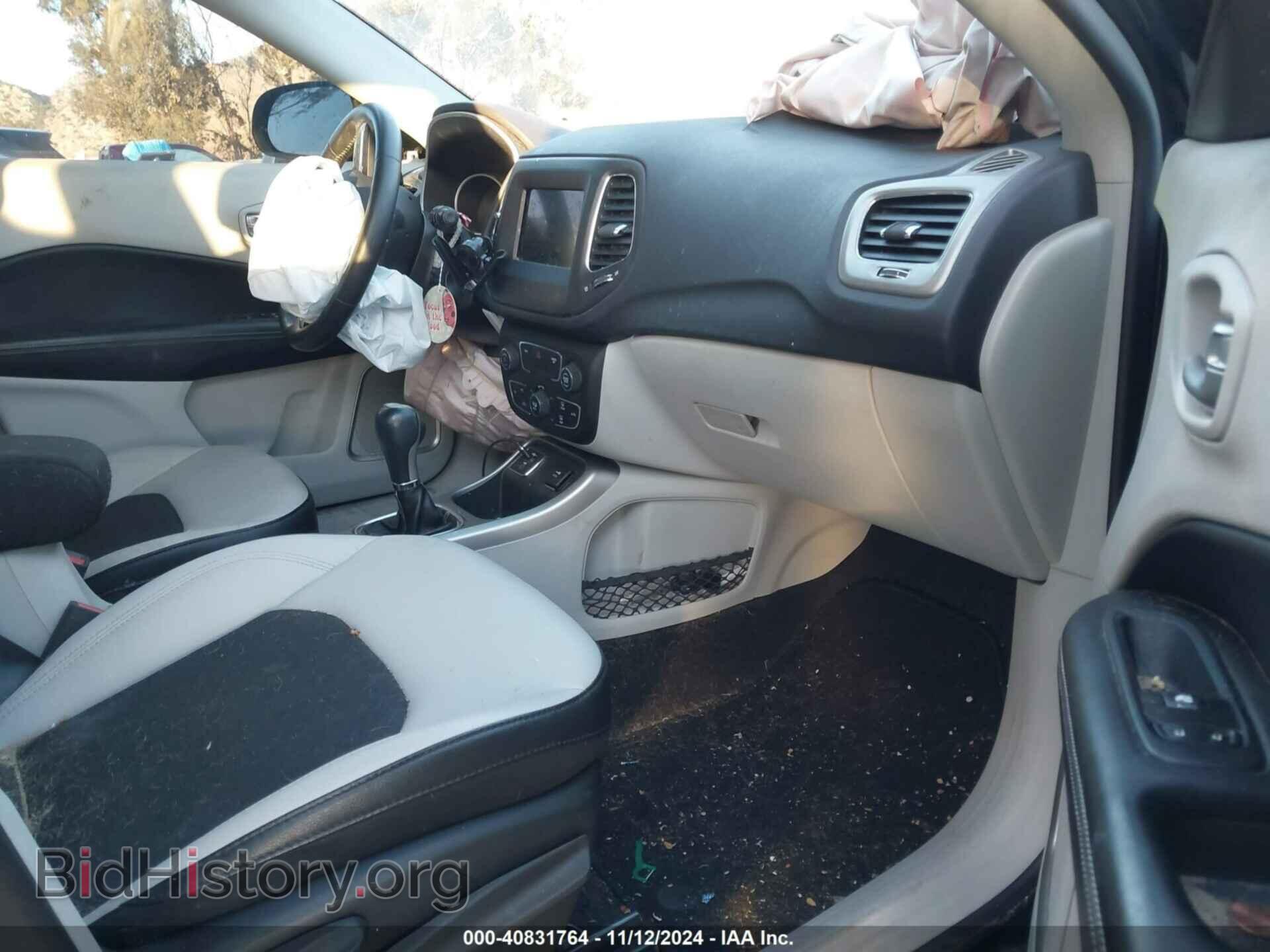 2019 JEEP COMPASS - VIN: 3C4NJCBB5KT743939 - Фото 5