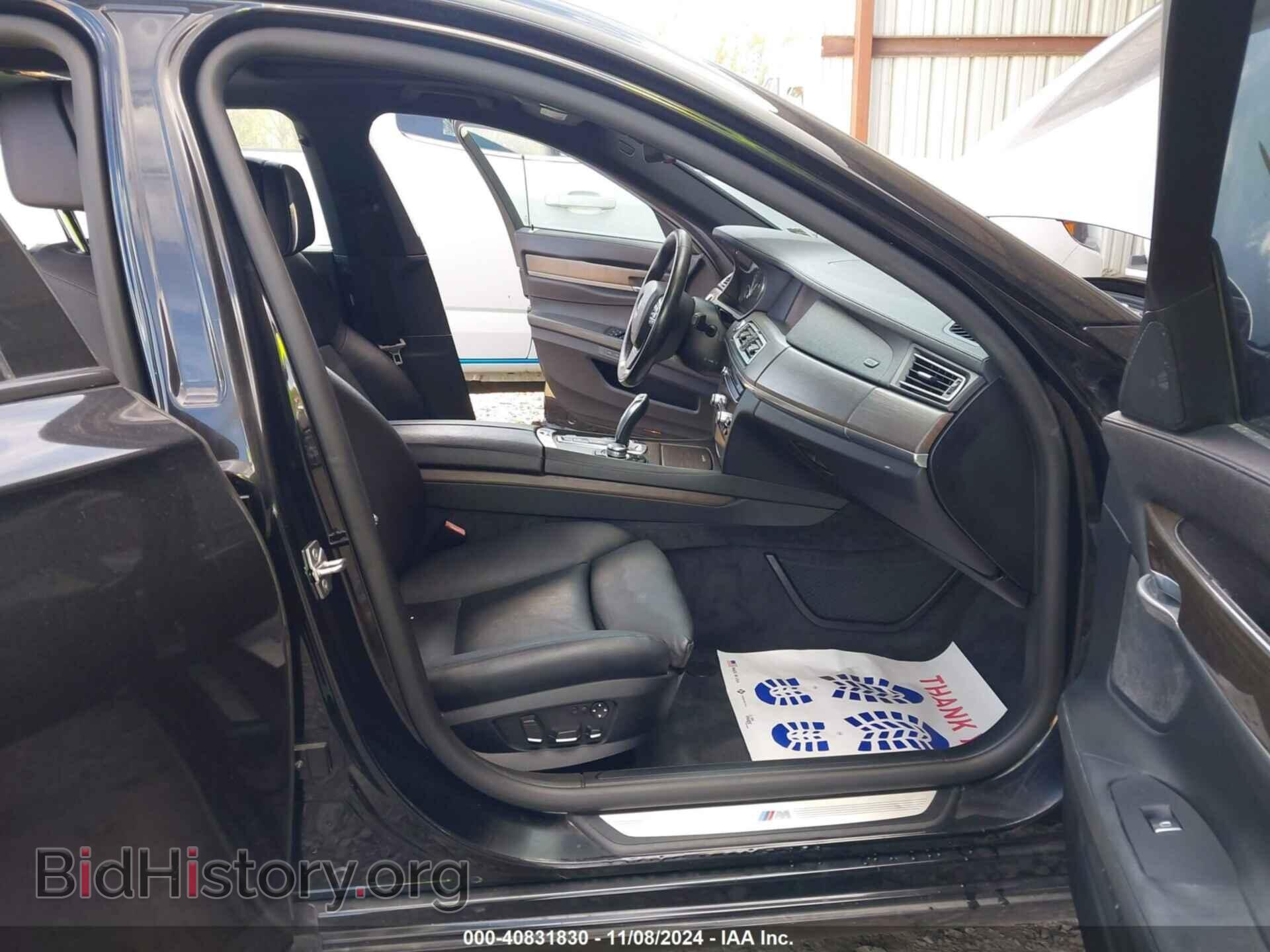 2011 BMW 740I - VIN: WBAKA4C55BC612701 - Фото 5