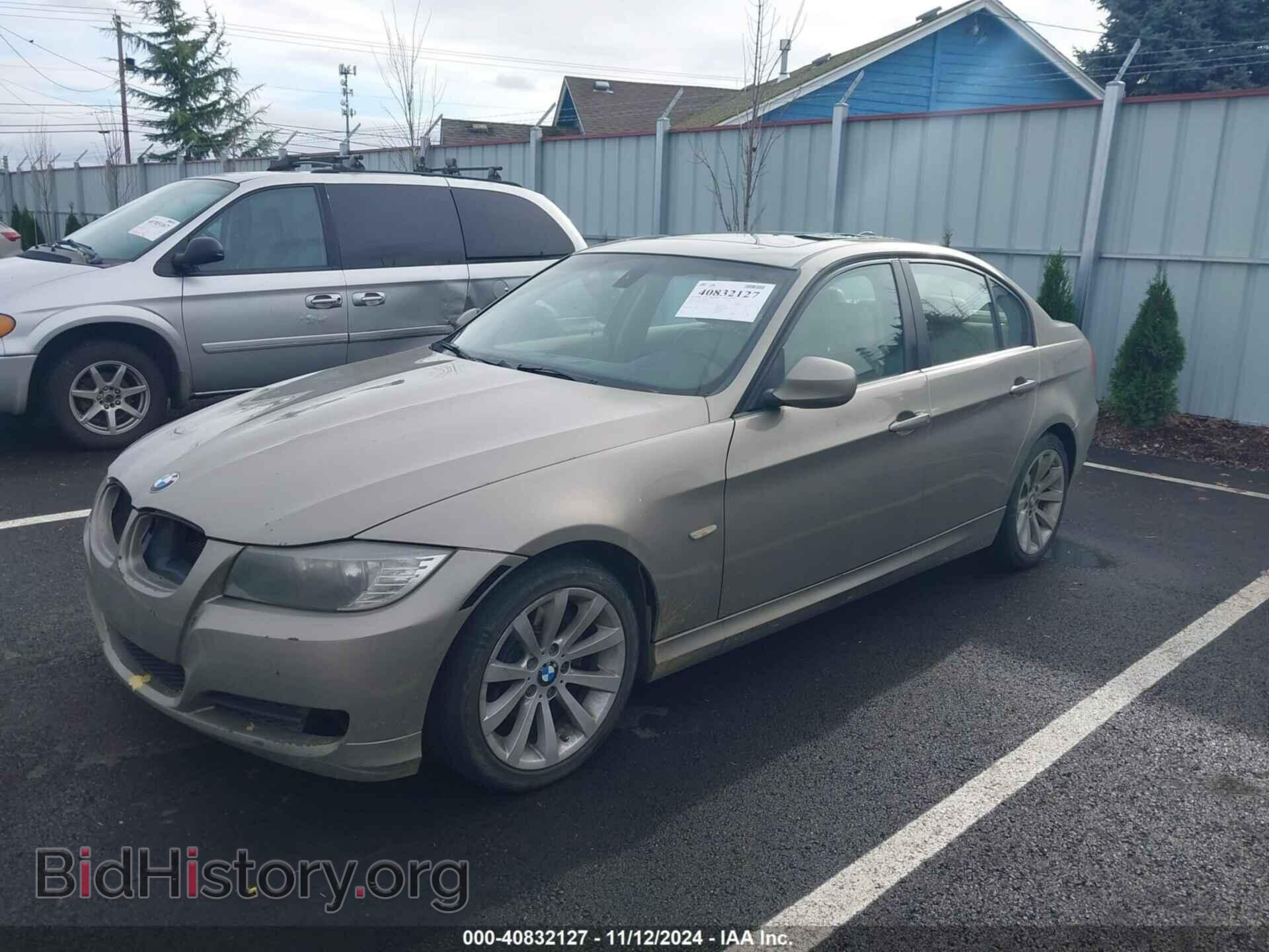 2011 BMW 328I - VIN: WBAPH5C57BA443932 - Фото 2