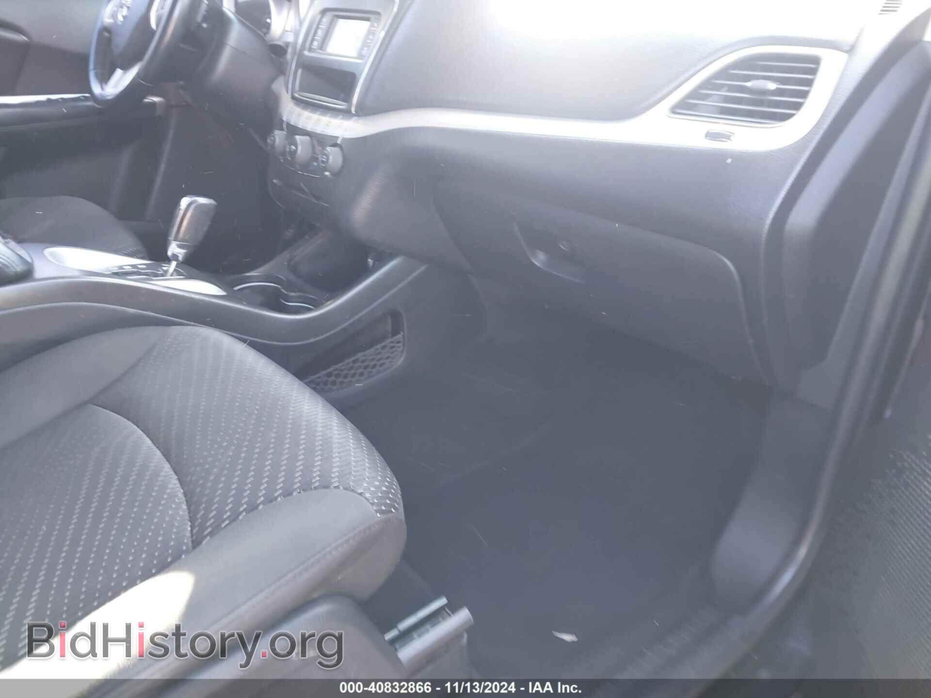 2018 DODGE JOURNEY - VIN: 3C4PDCAB5JT302182 - Фото 5