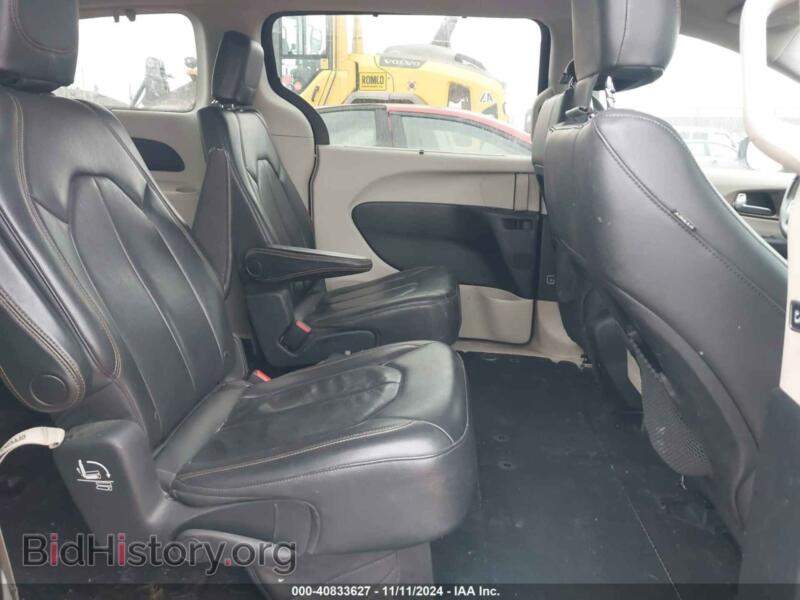 2017 Chrysler PACIFICA (VIN 2C4RC1BGXHR508461) — photo 8 of 16