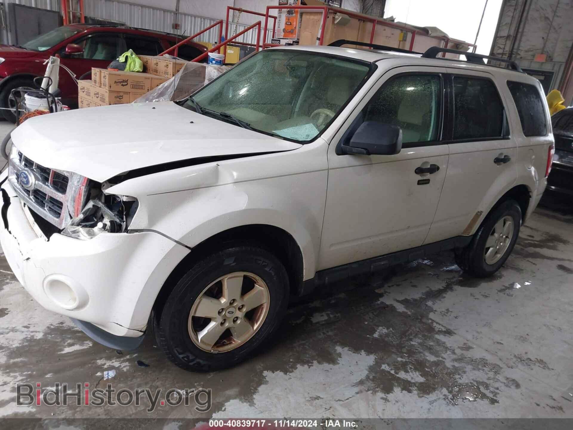 2011 FORD ESCAPE - VIN: 1FMCU0D73BKC40333 - Фото 2