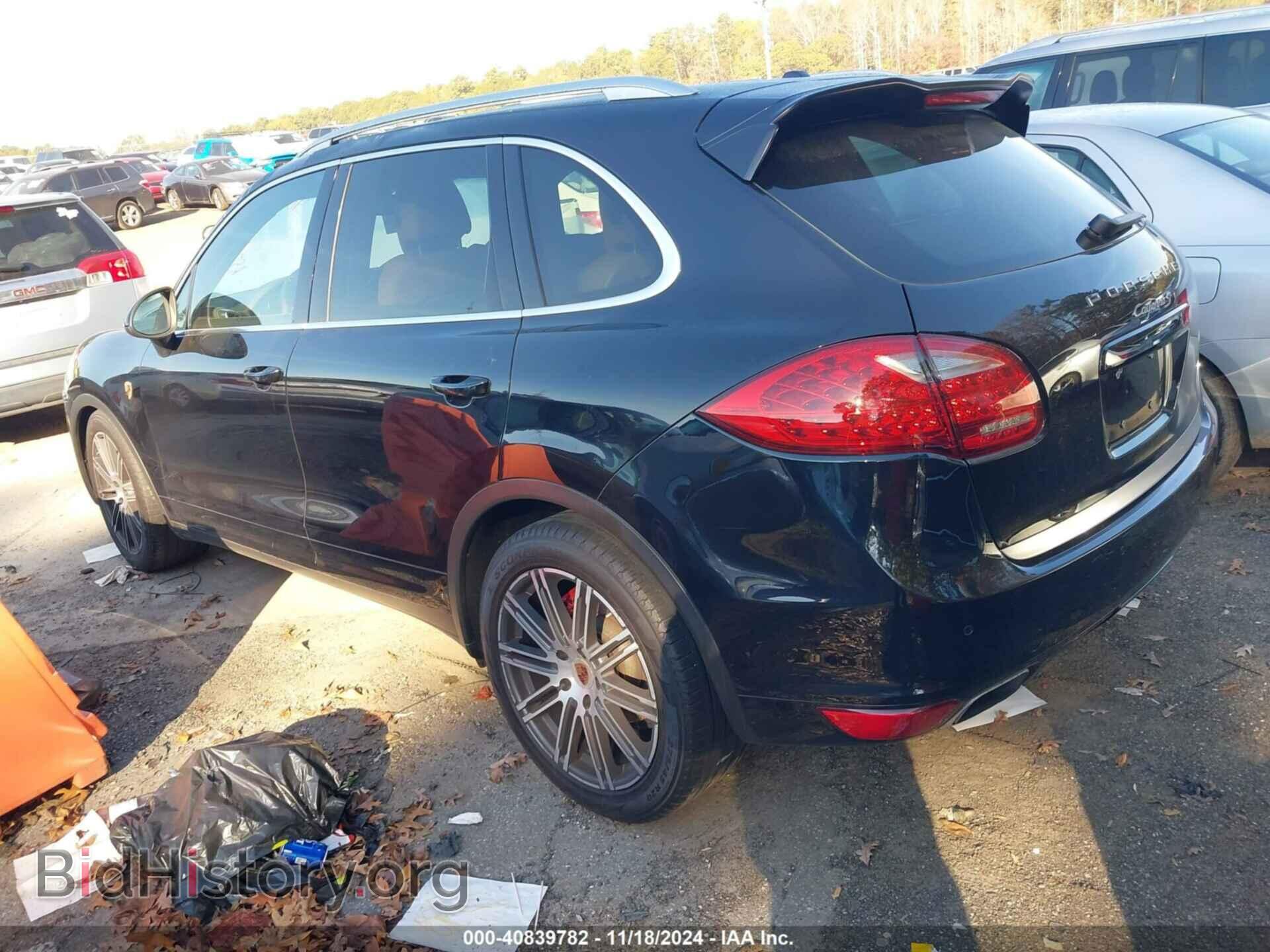 2011 PORSCHE CAYENNE - VIN: WP1AB2A23BLA53138 - Photo 3