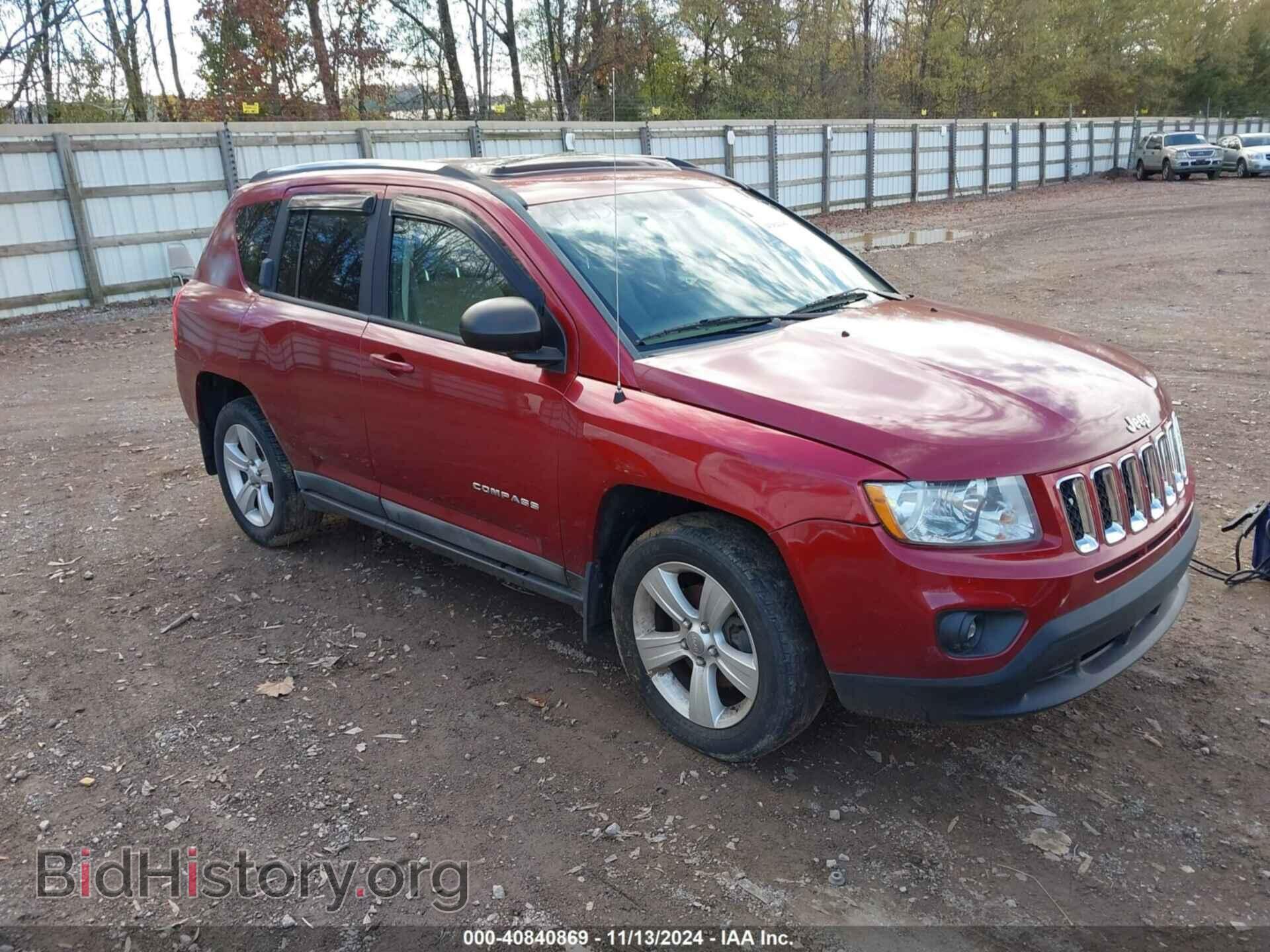 Photo 1J4NF1FB2BD135540 - JEEP COMPASS 2011