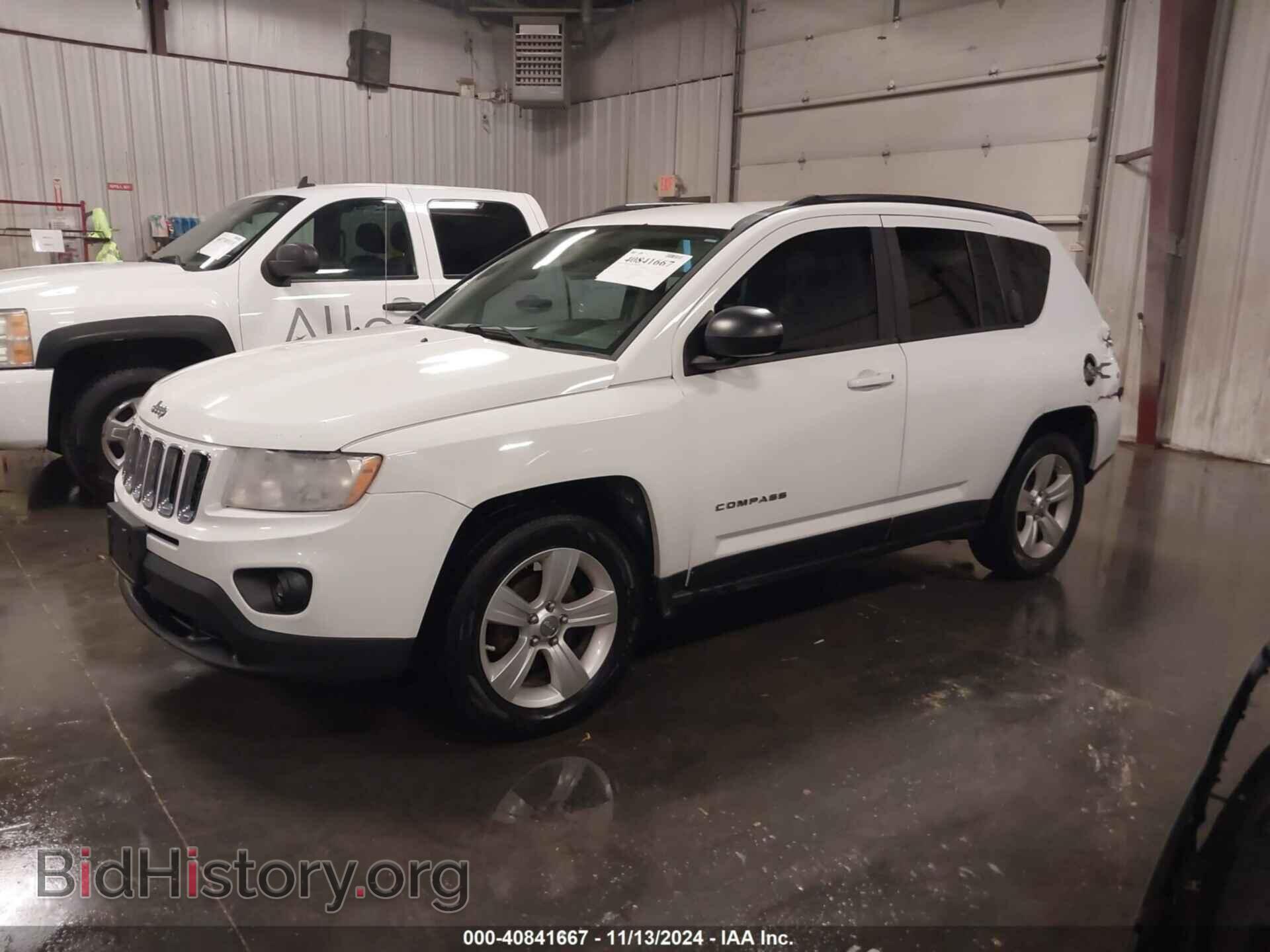 2011 JEEP COMPASS - VIN: 1J4NT1FA8BD138443 - Photo 2