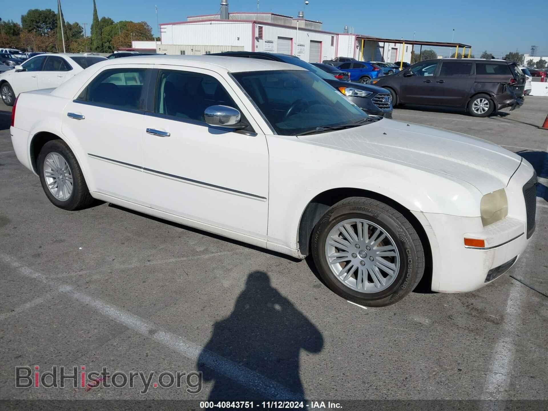 Фотография 2C3CA4CD0AH238187 - CHRYSLER 300 2010