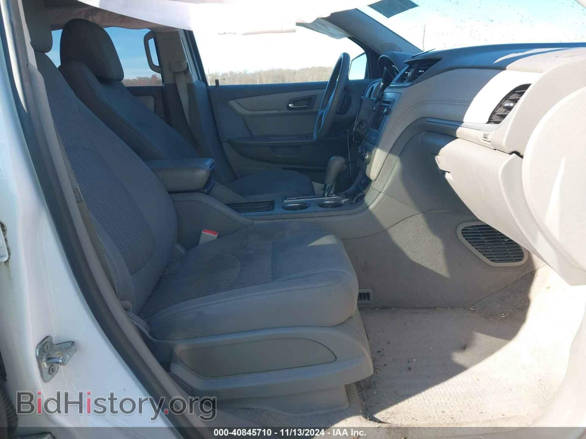 2017 CHEVROLET TRAVERSE - VIN: 1GNKRFED2HJ348702 - Фото 5