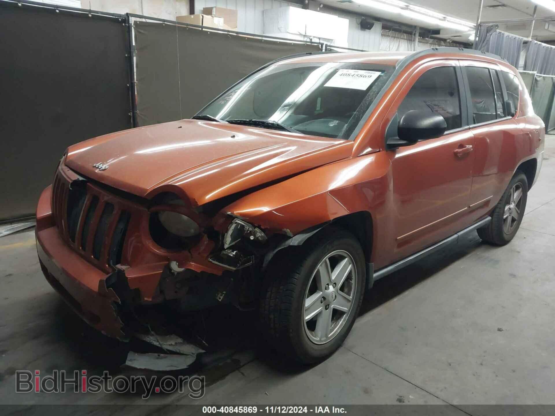 2010 JEEP COMPASS - VIN: 1J4NT4FB2AD611942 - Фото 2