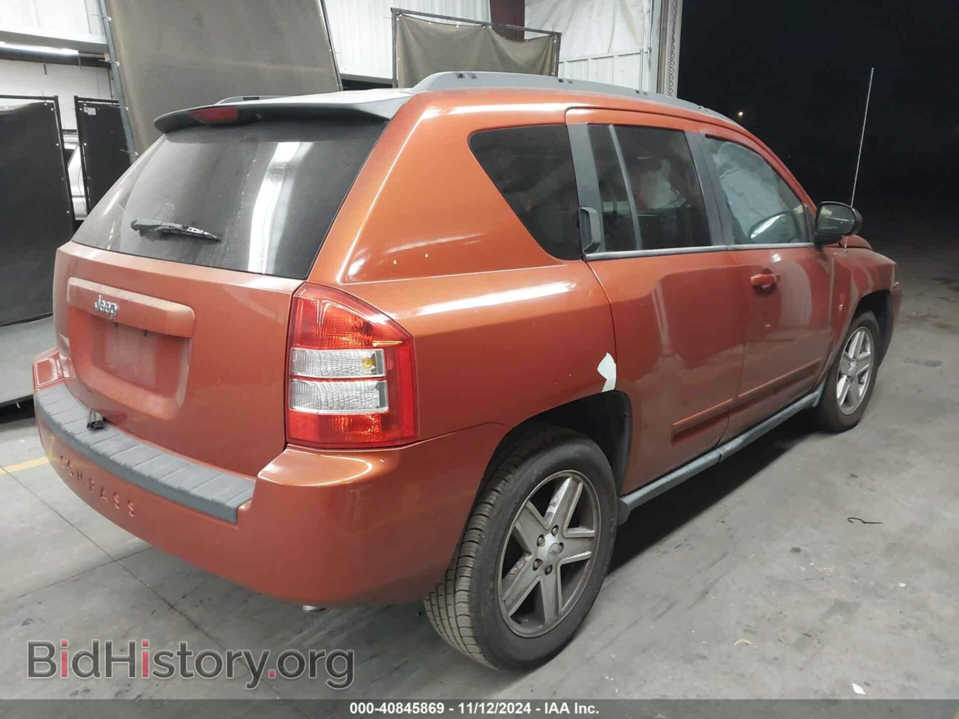 2010 JEEP COMPASS - VIN: 1J4NT4FB2AD611942 - Фото 4