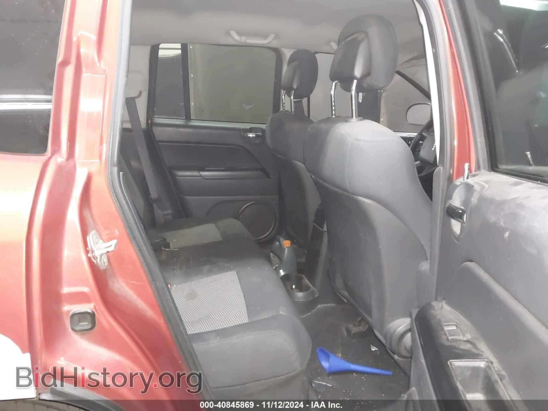 2010 JEEP COMPASS - VIN: 1J4NT4FB2AD611942 - Фото 8