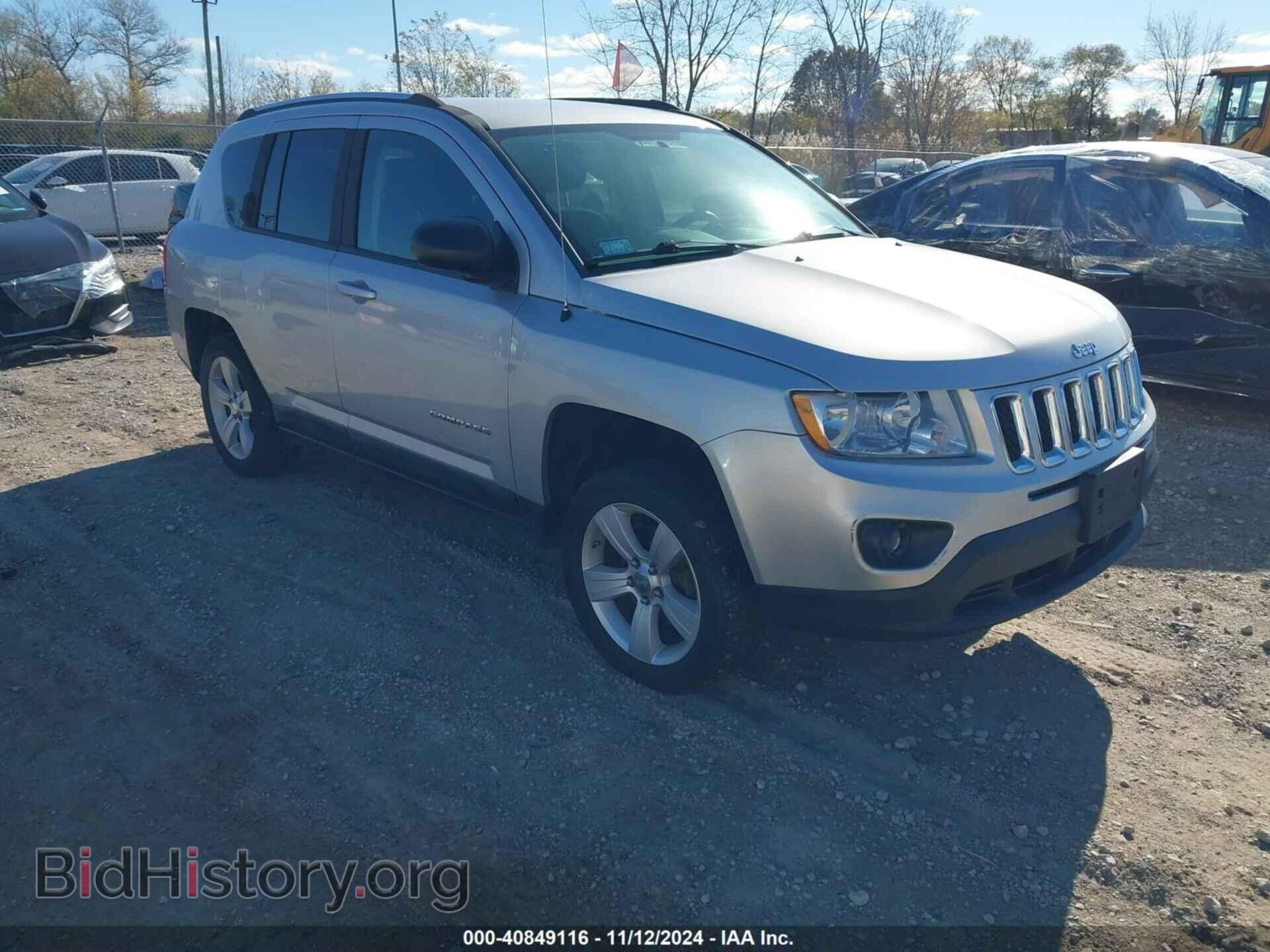 Photo 1J4NT1FB7BD288200 - JEEP COMPASS 2011