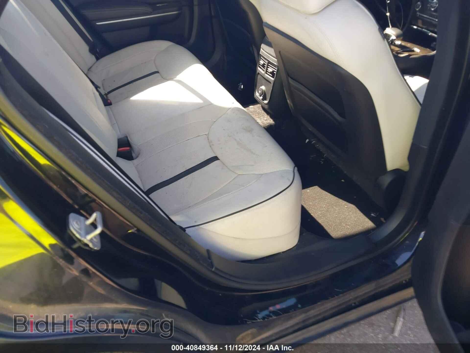 2014 CHRYSLER 300 - VIN: 2C3CCAAG3EH327716 - Фото 8