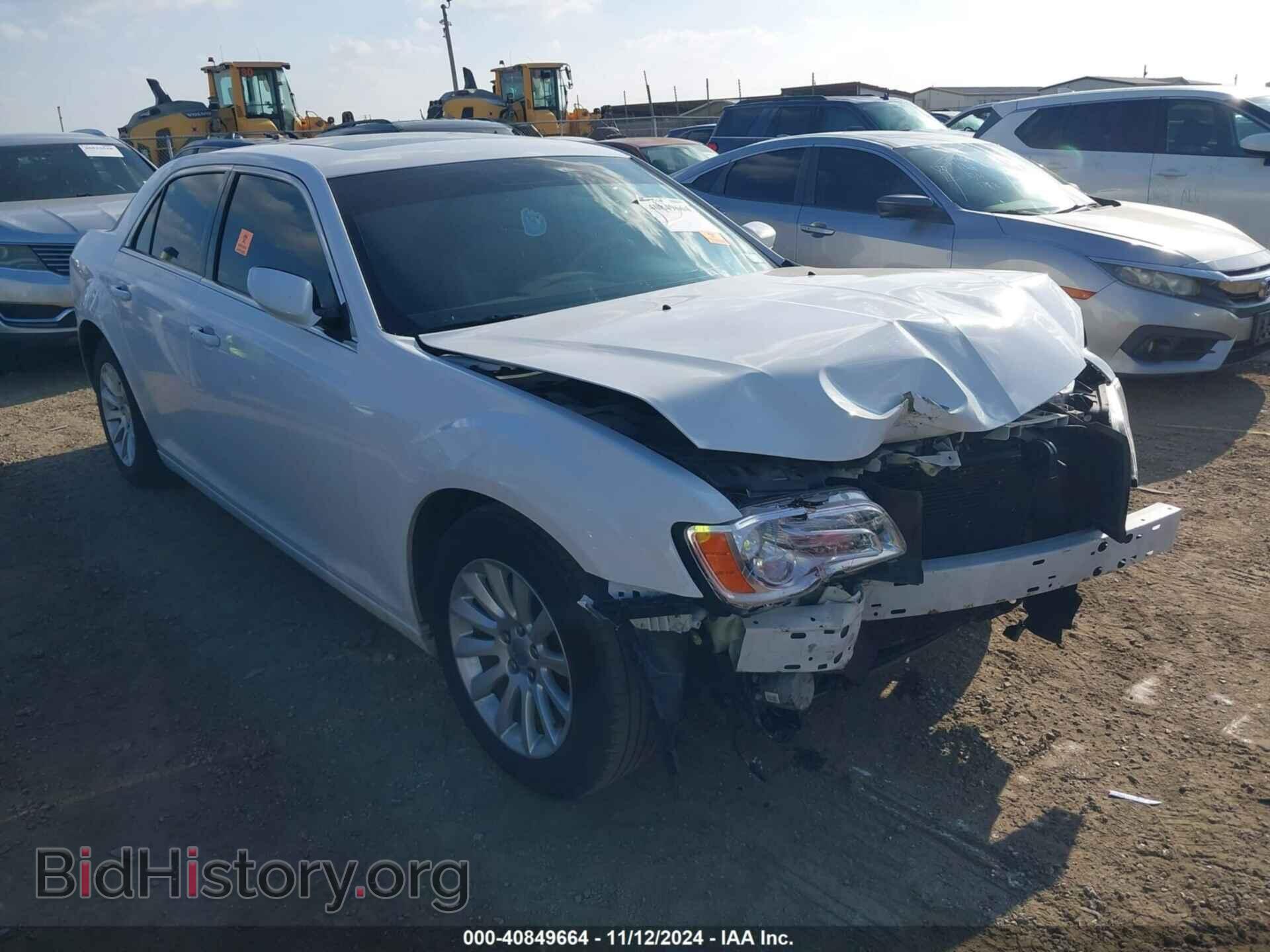 Фотография 2C3CCAAG2DH529901 - CHRYSLER 300 2013