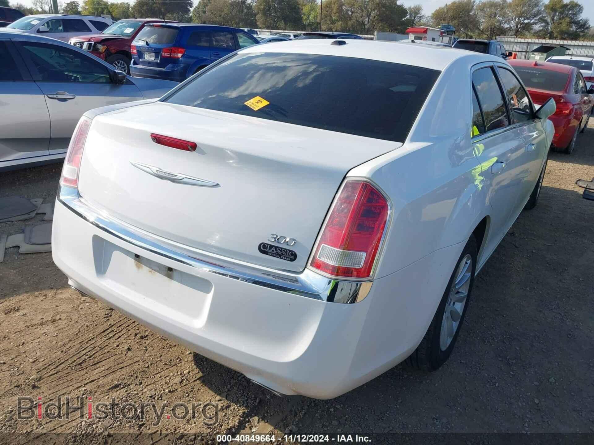 2013 CHRYSLER 300 - VIN: 2C3CCAAG2DH529901 - Фото 4