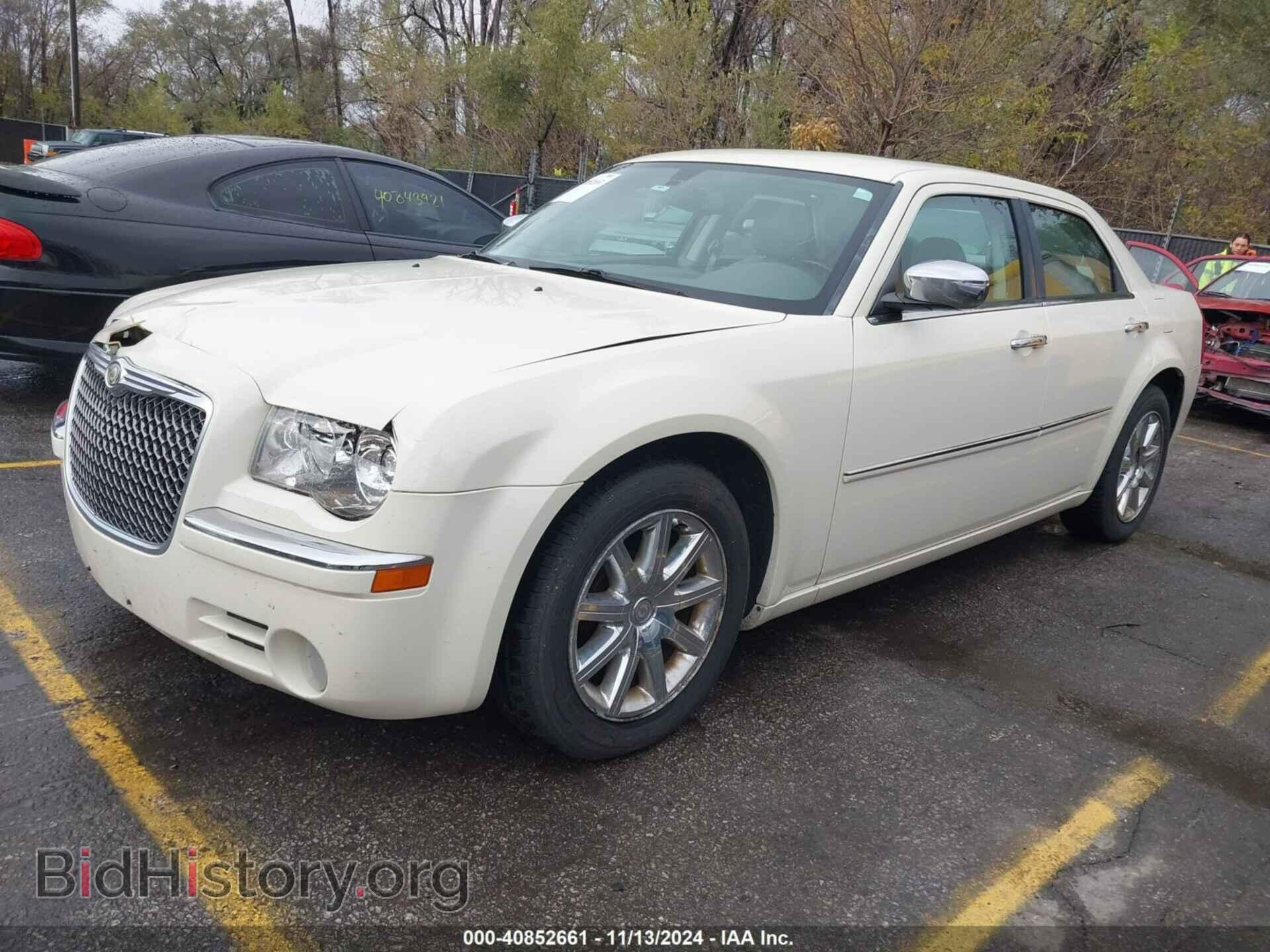 2010 CHRYSLER 300 - VIN: 2C3CA3CV2AH123187 - Фото 2