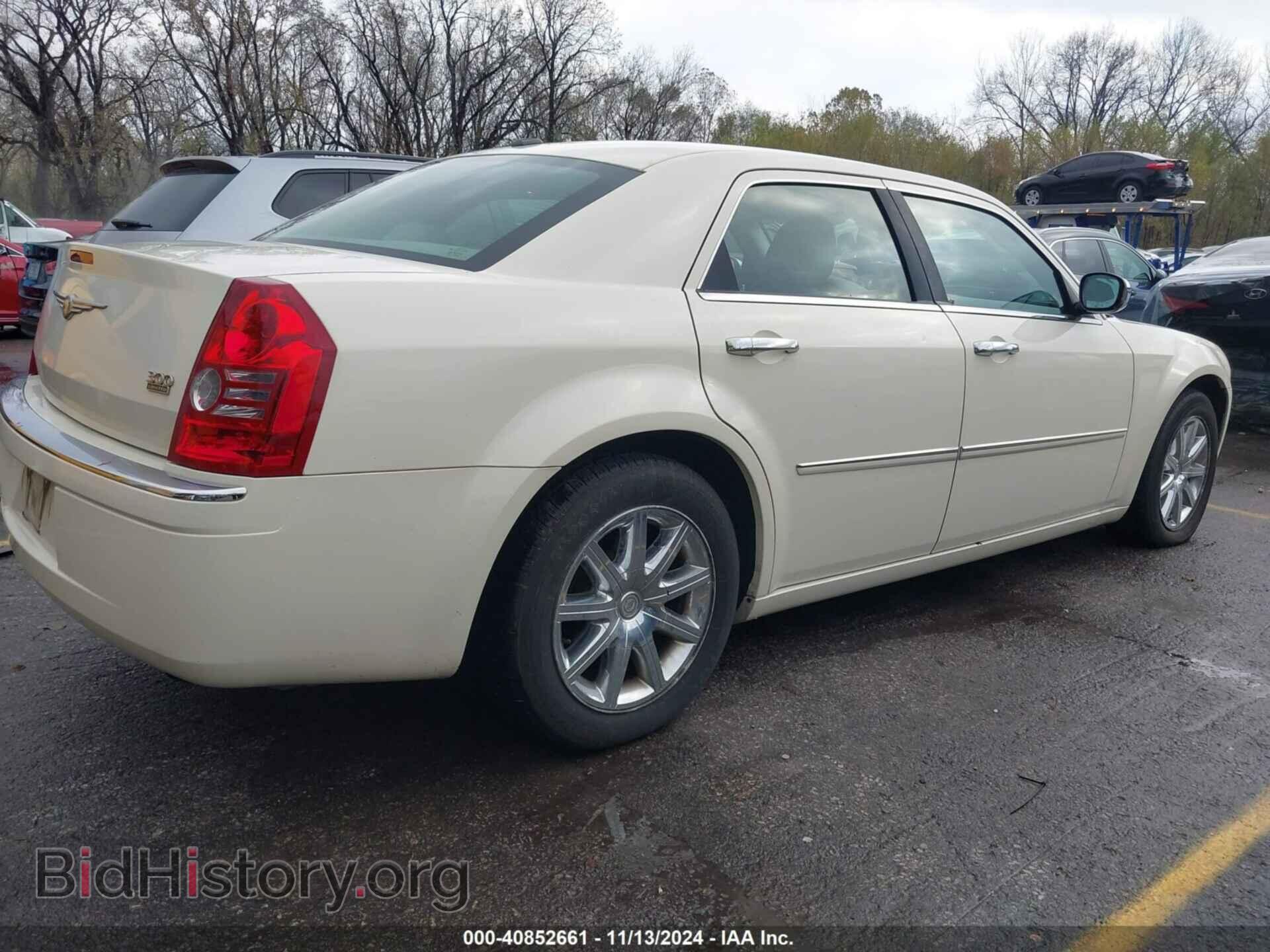 2010 CHRYSLER 300 - VIN: 2C3CA3CV2AH123187 - Фото 4