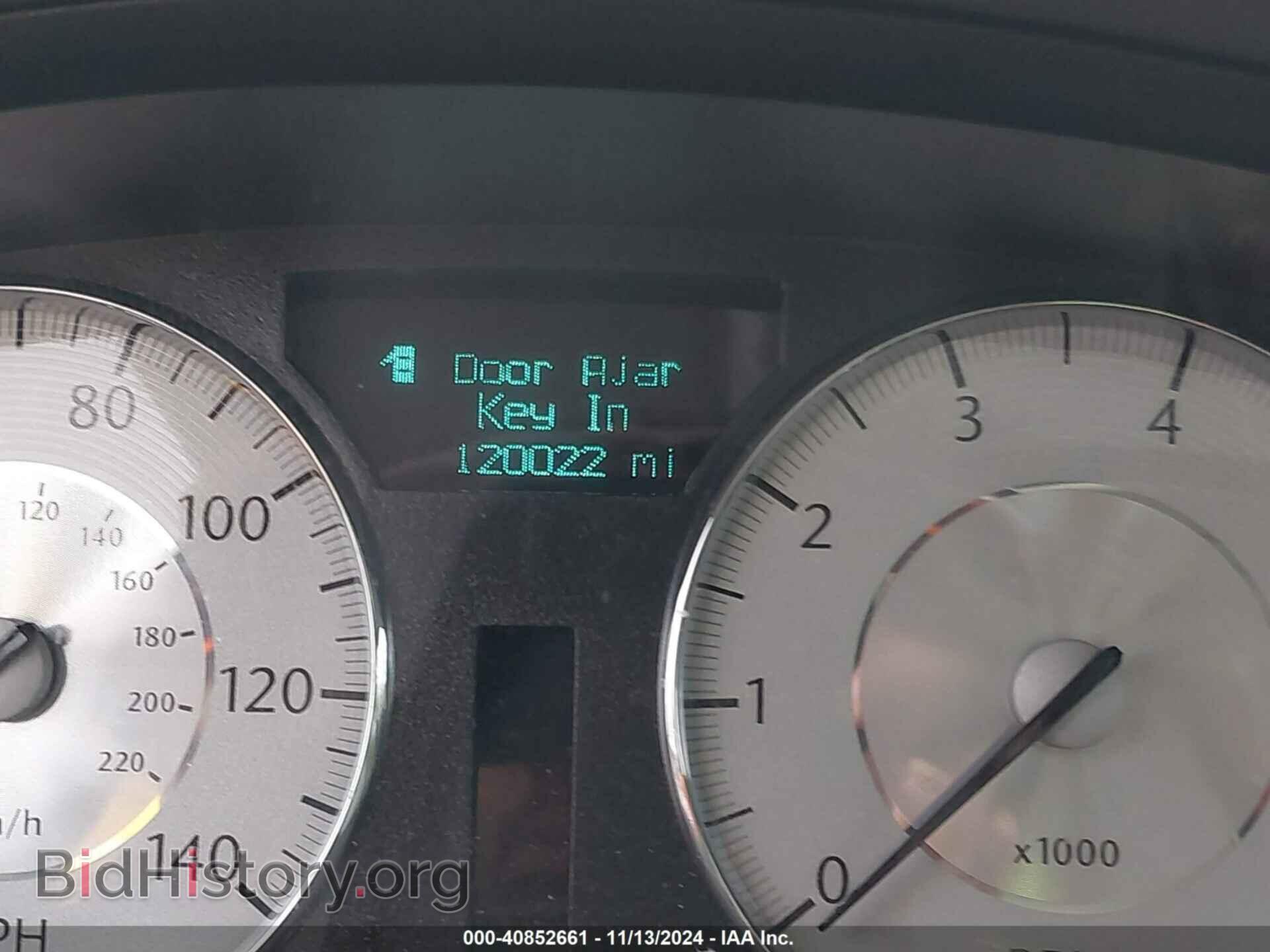2010 CHRYSLER 300 - VIN: 2C3CA3CV2AH123187 - Фото 7