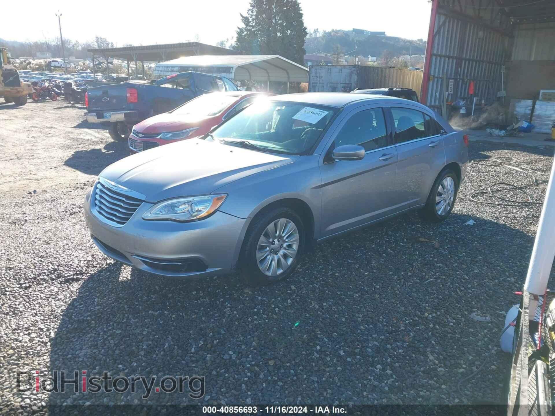 2013 CHRYSLER 200 - VIN: 1C3CCBAG2DN767468 - Фото 2