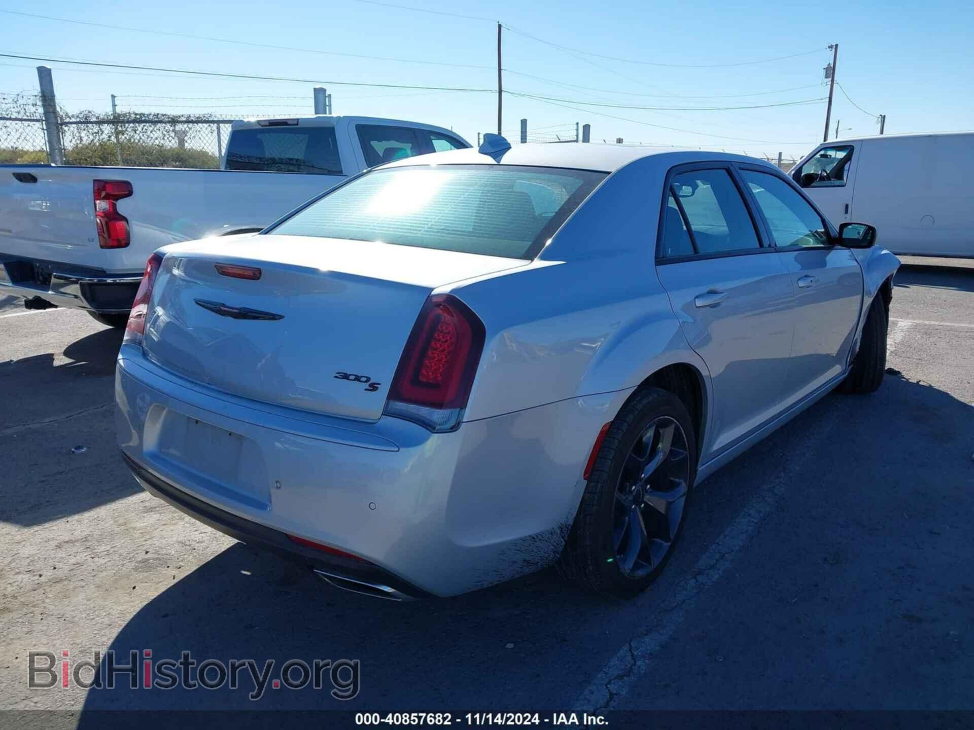 2023 CHRYSLER 300 - VIN: 2C3CCABG3PH609064 - Фото 4
