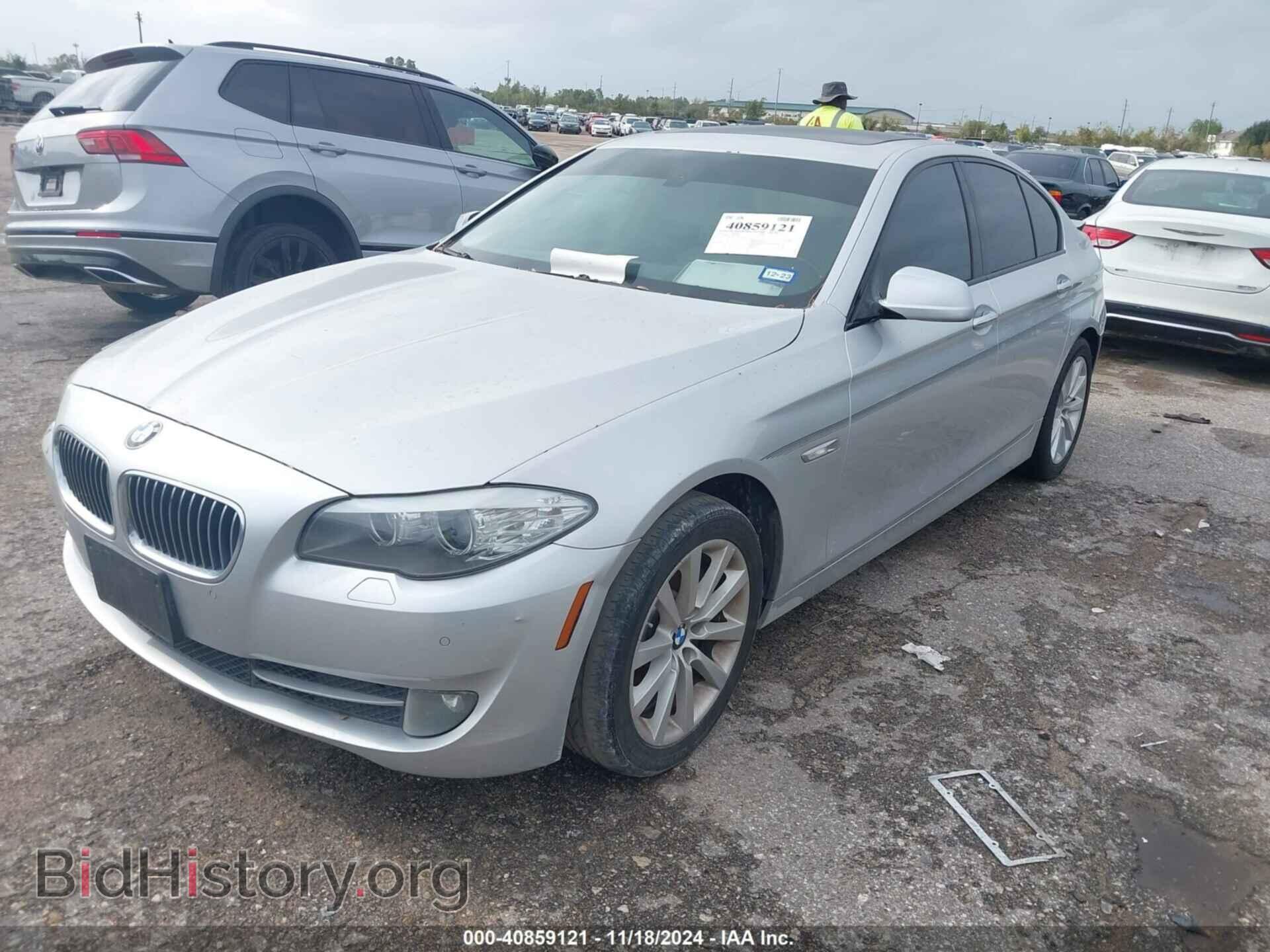 2011 BMW 528I - VIN: WBAFR1C59BC749035 - Фото 2