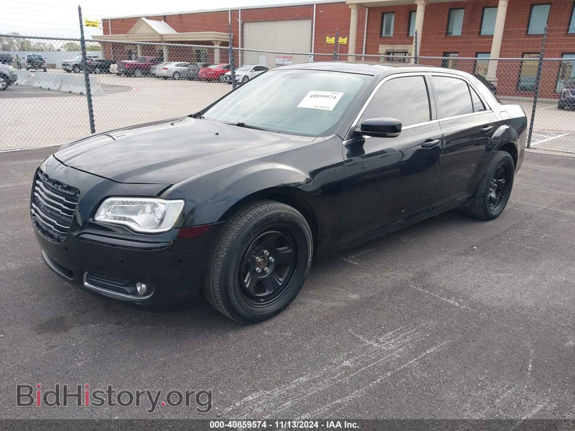 2014 CHRYSLER 300 - VIN: 2C3CCAGT0EH190366 - Фото 2