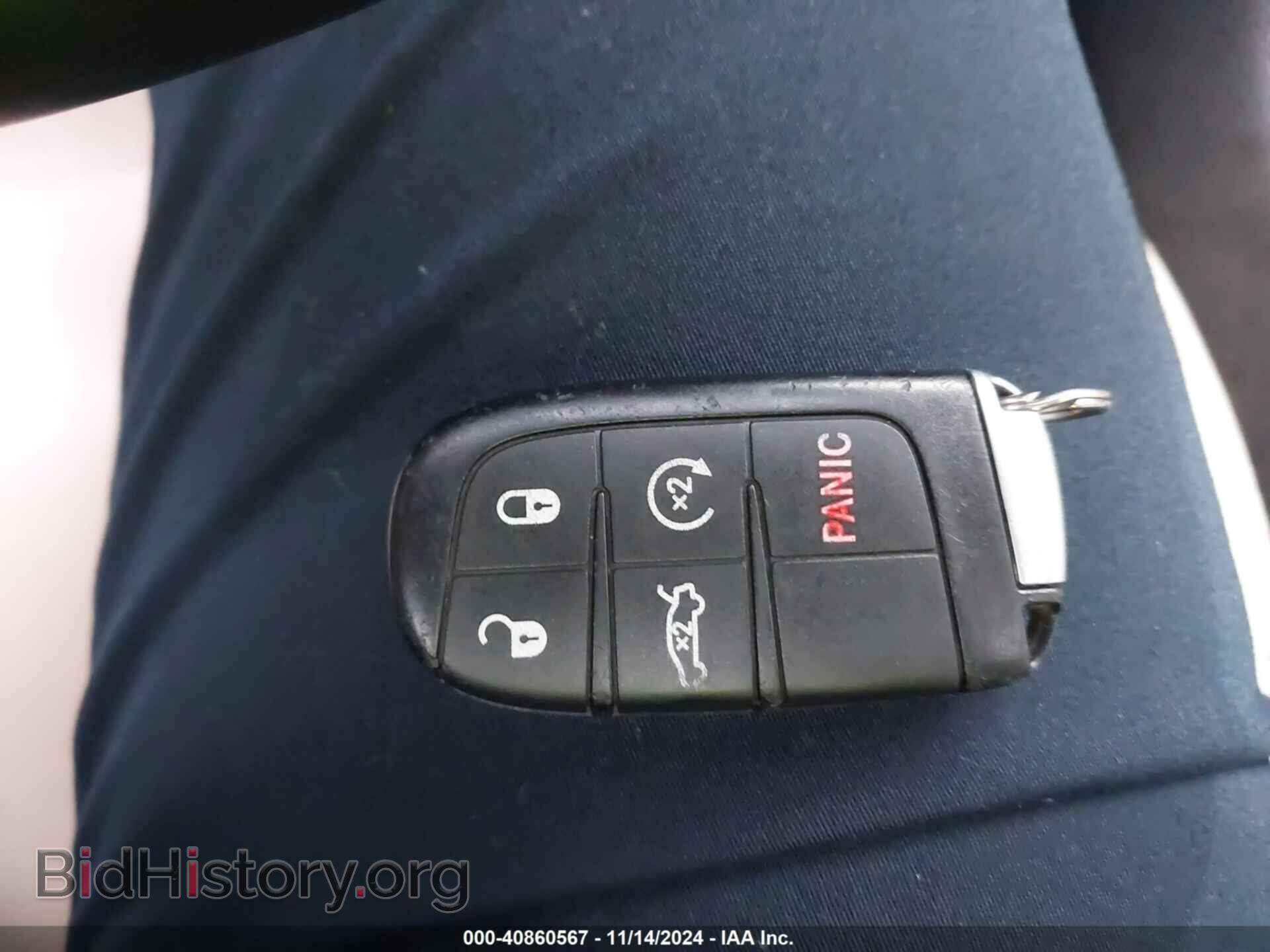 2017 CHRYSLER 300 - VIN: 2C3CCAAG3HH560130 - Фото 11