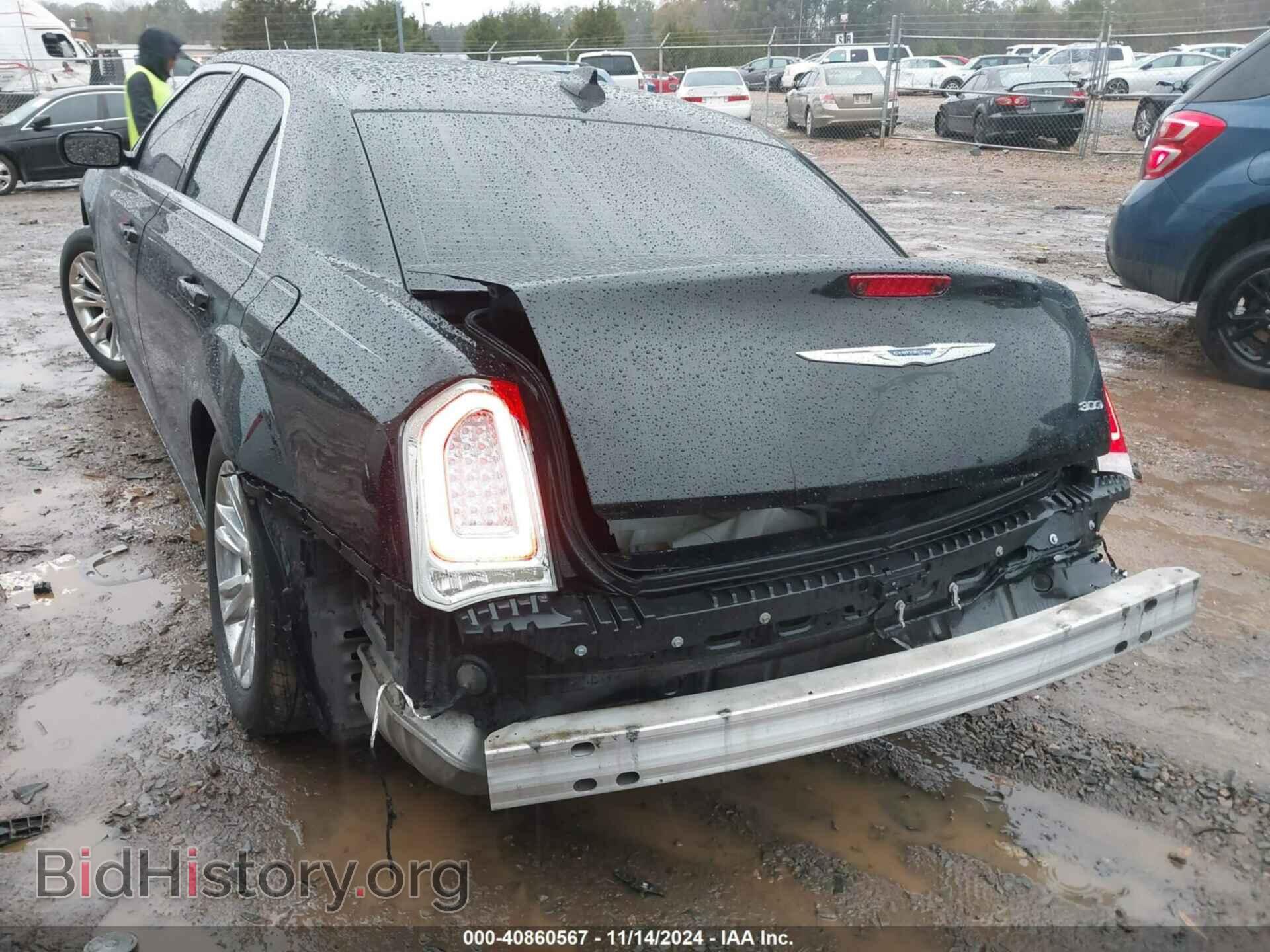 2017 CHRYSLER 300 - VIN: 2C3CCAAG3HH560130 - Фото 3