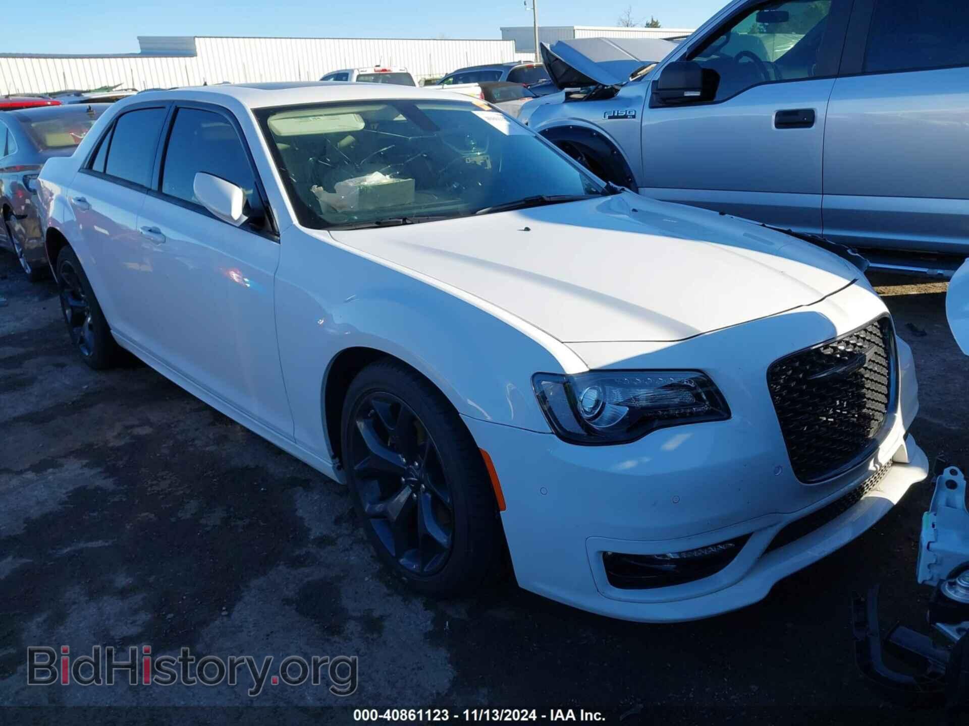 Фотография 2C3CCADG7PH691555 - CHRYSLER 300 2023