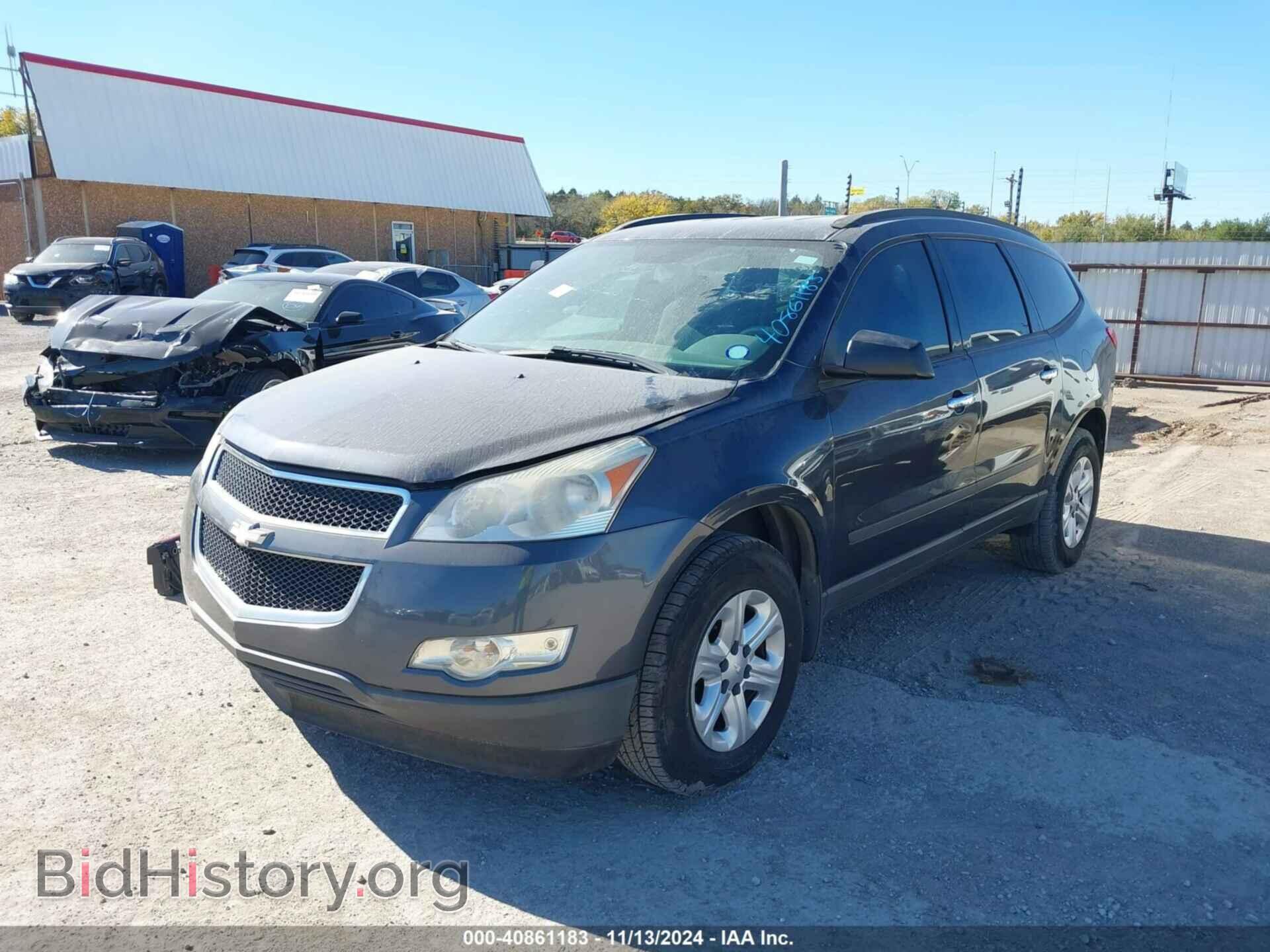 2012 CHEVROLET TRAVERSE - VIN: 1GNKRFED0CJ335052 - Фото 2