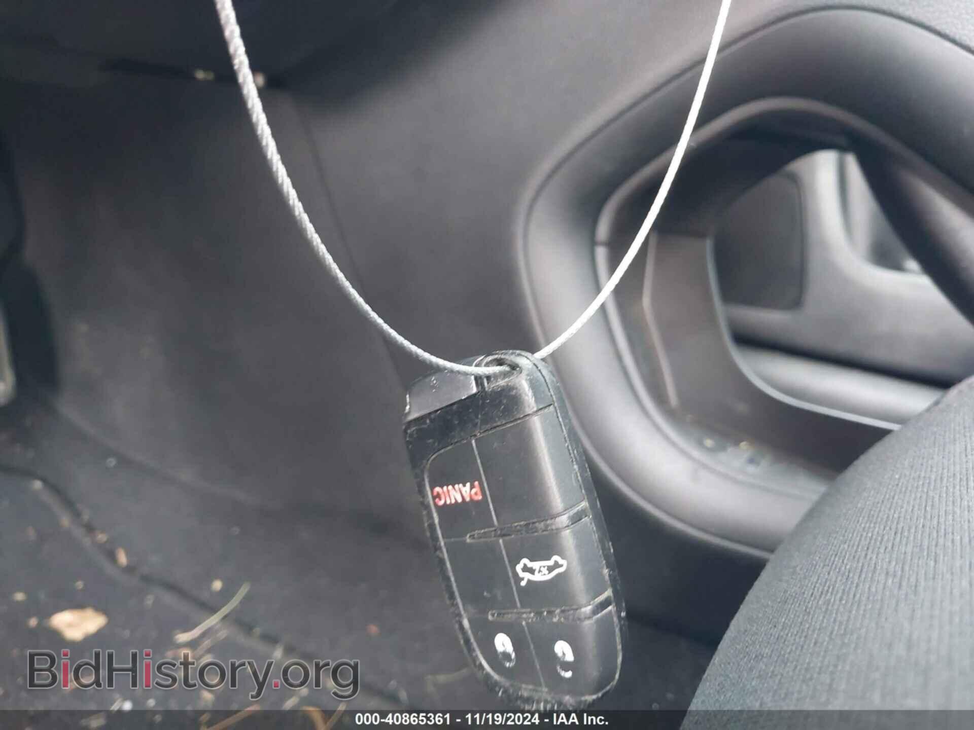 2016 CHRYSLER 200 - VIN: 1C3CCCAB6GN130291 - Фото 11