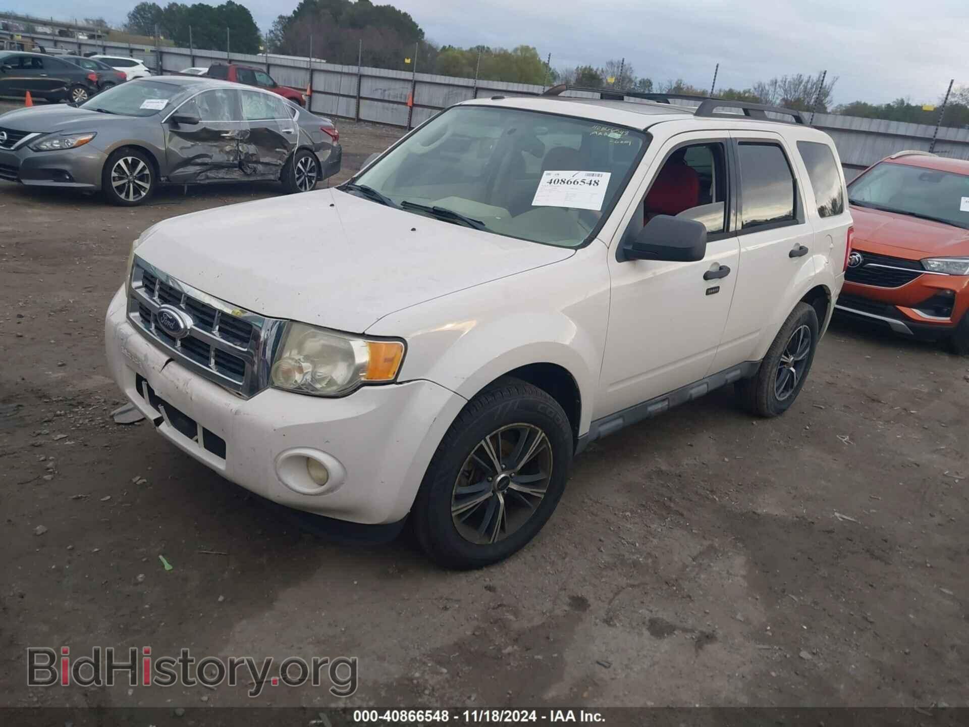 2011 FORD ESCAPE - VIN: 1FMCU0D79BKB72457 - Фото 2