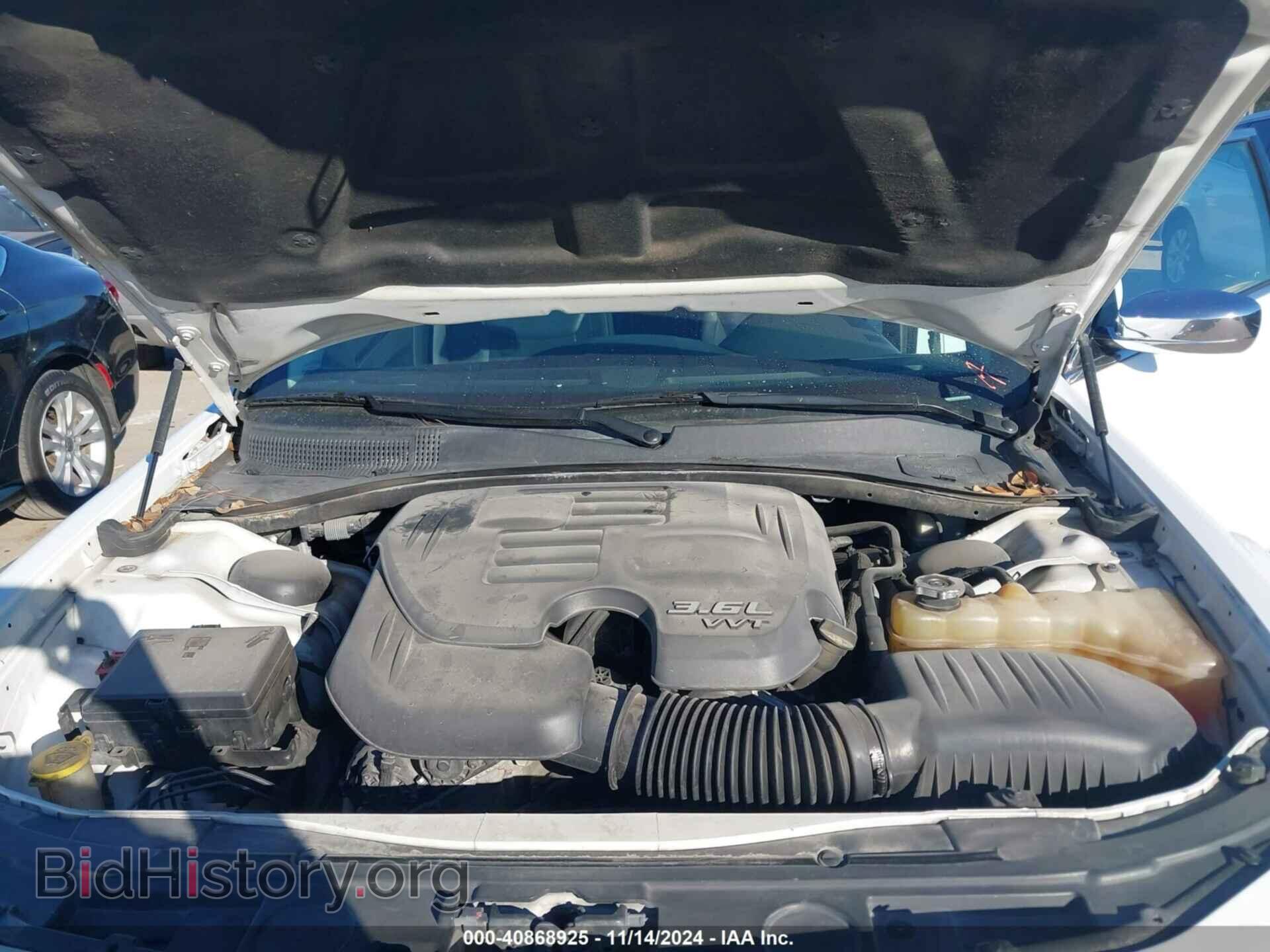 2016 CHRYSLER 300C - VIN: 2C3CCAKG0GH111484 - Фото 10