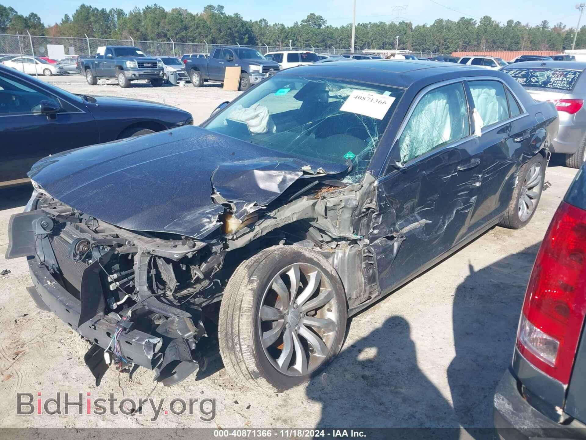 2018 CHRYSLER 300 - VIN: 2C3CCAAG2JH191377 - Фото 2