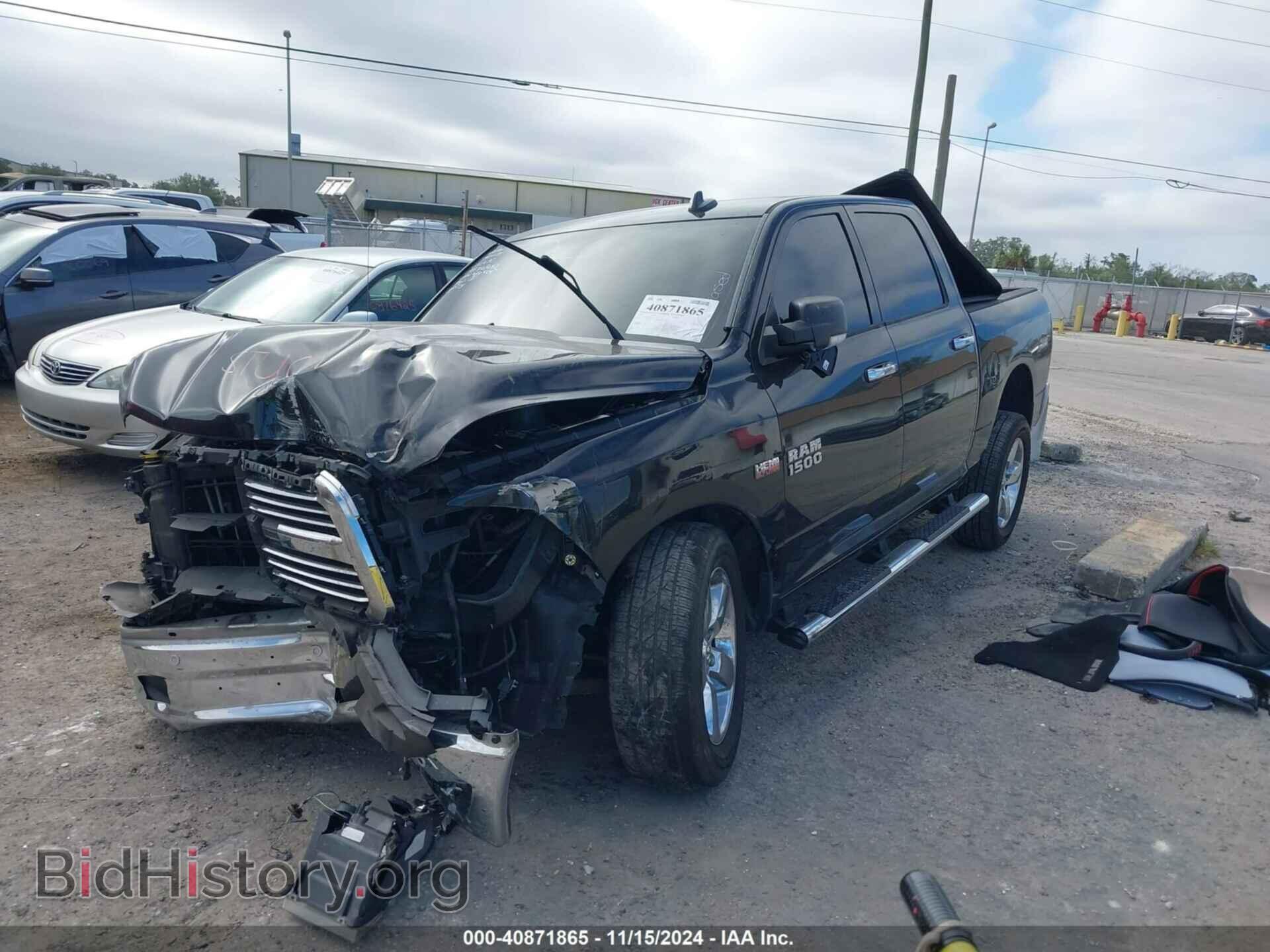 2017 RAM 1500 - VIN: 3C6RR6LT0HG640424 - Фото 2