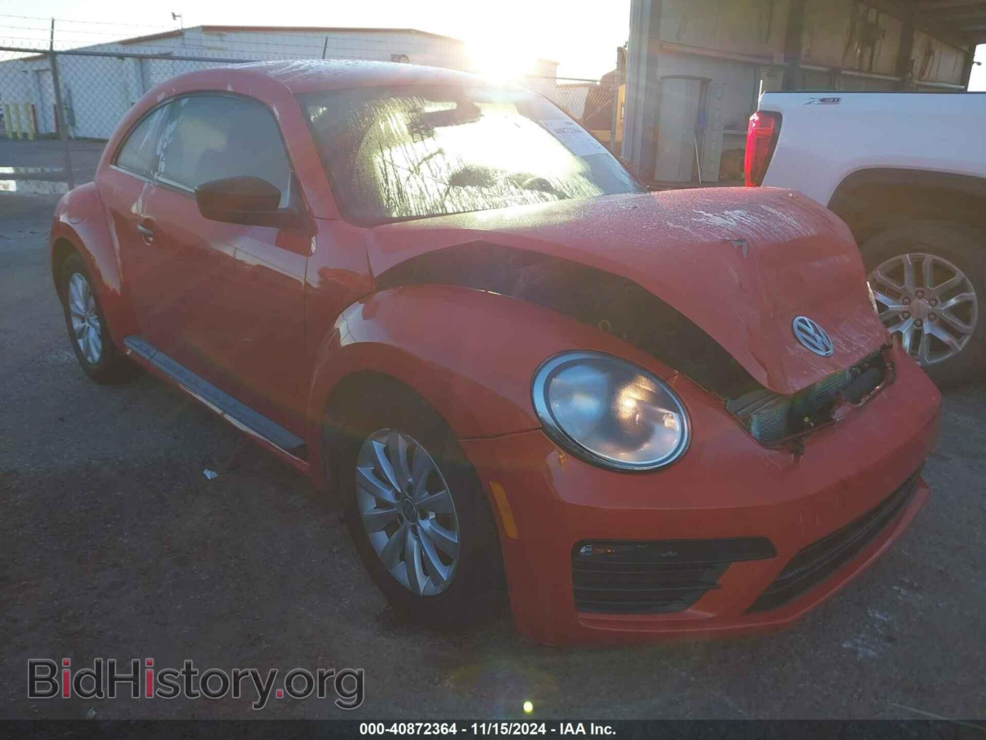 Photo 3VWF17AT5HM628151 - VOLKSWAGEN BEETLE 2017