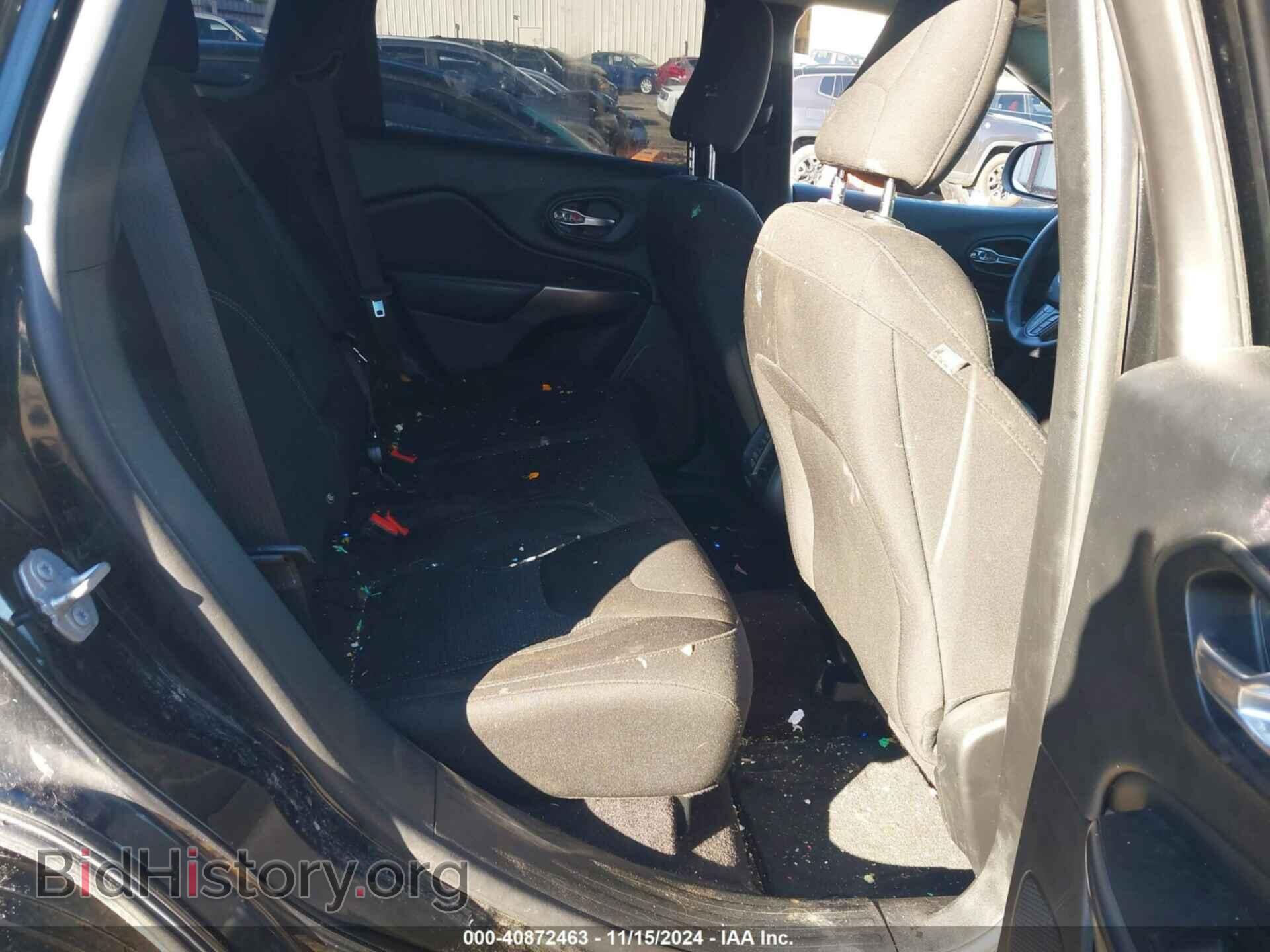 2019 JEEP CHEROKEE - VIN: 1C4PJLCB5KD149672 - Фото 8
