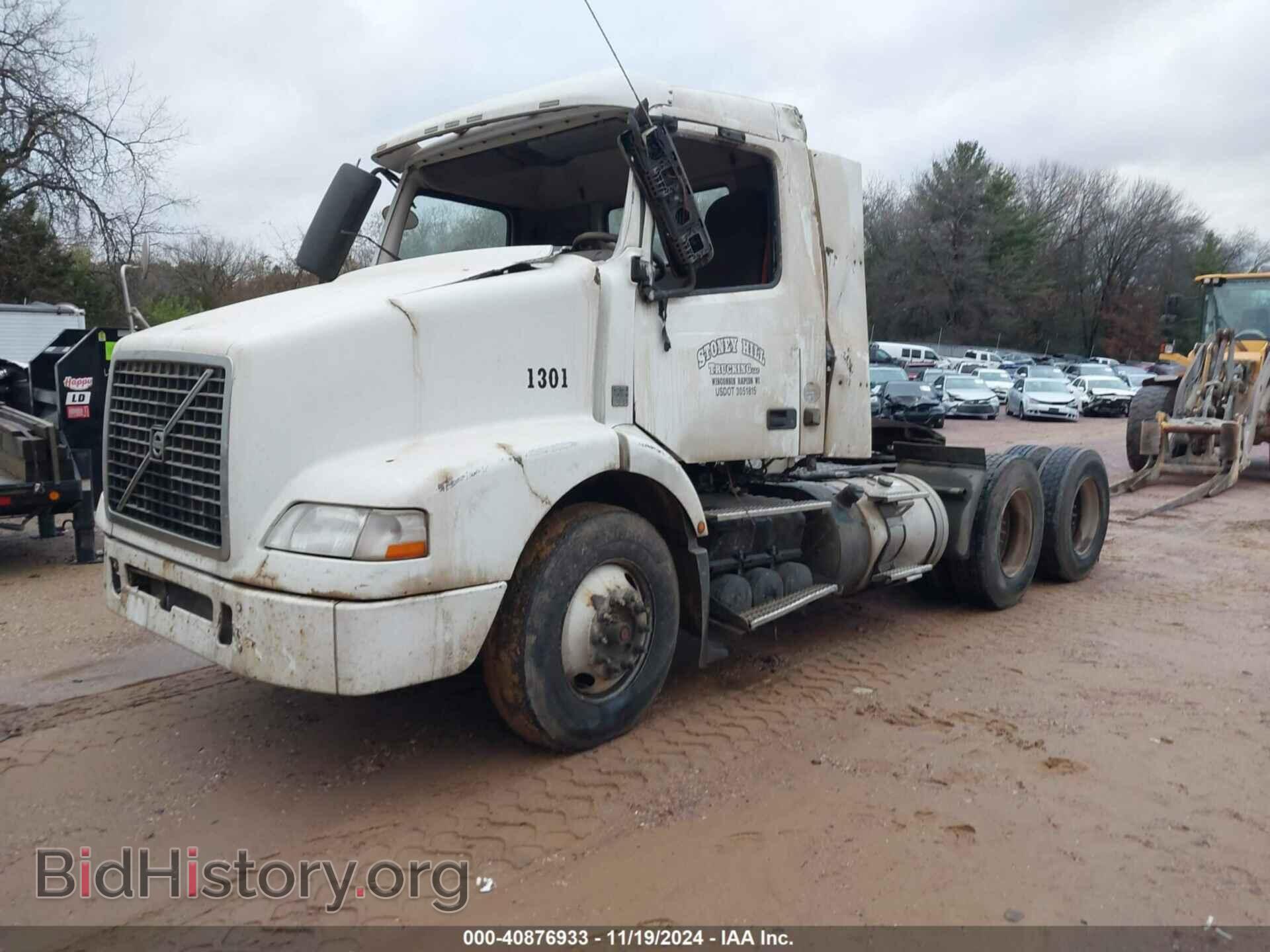 2013 VOLVO VN - VIN: 4V4MC9EH8DN564231 - Фото 2