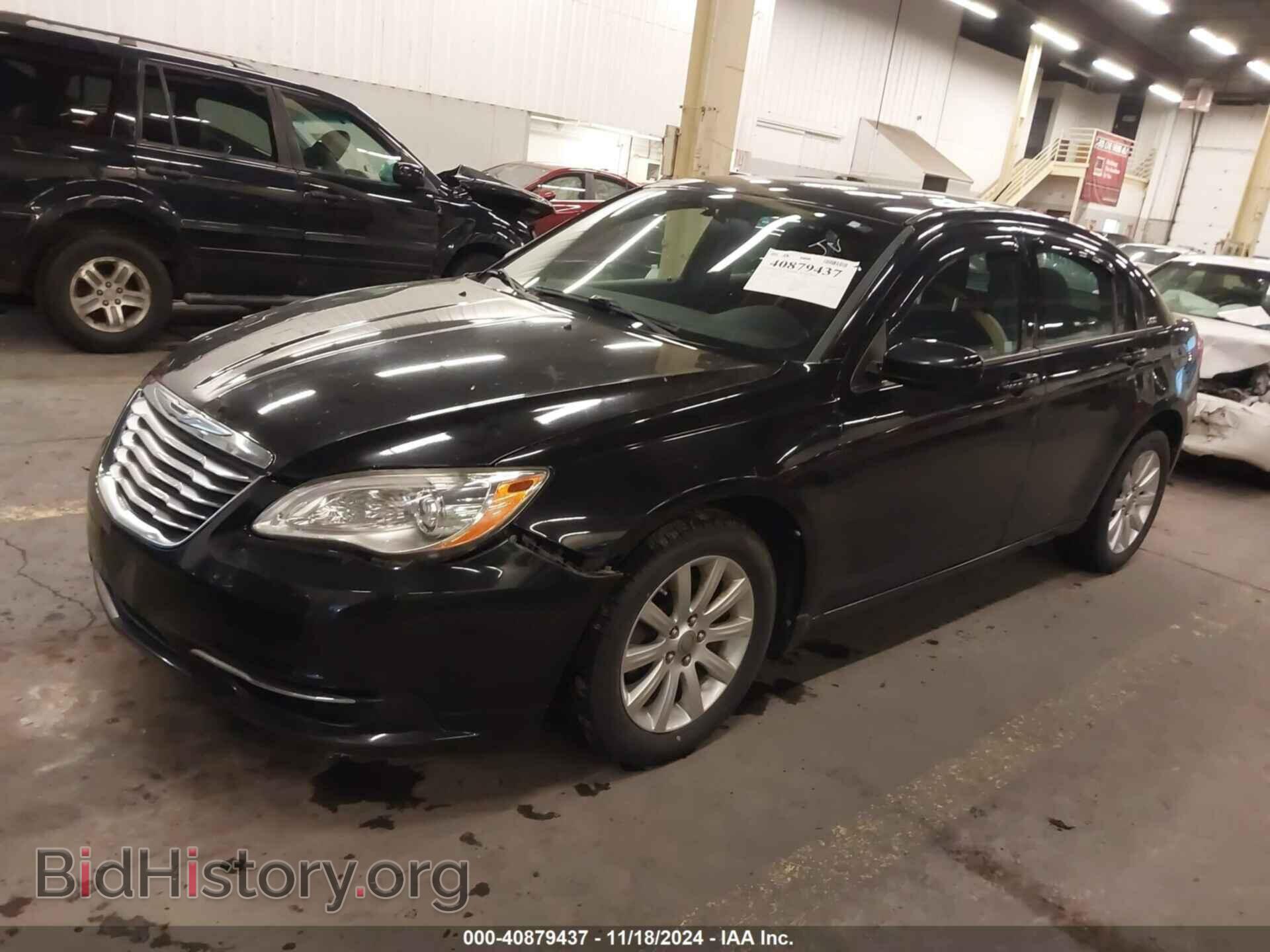 2012 CHRYSLER 200 - VIN: 1C3CCBBB3CN138593 - Фото 2