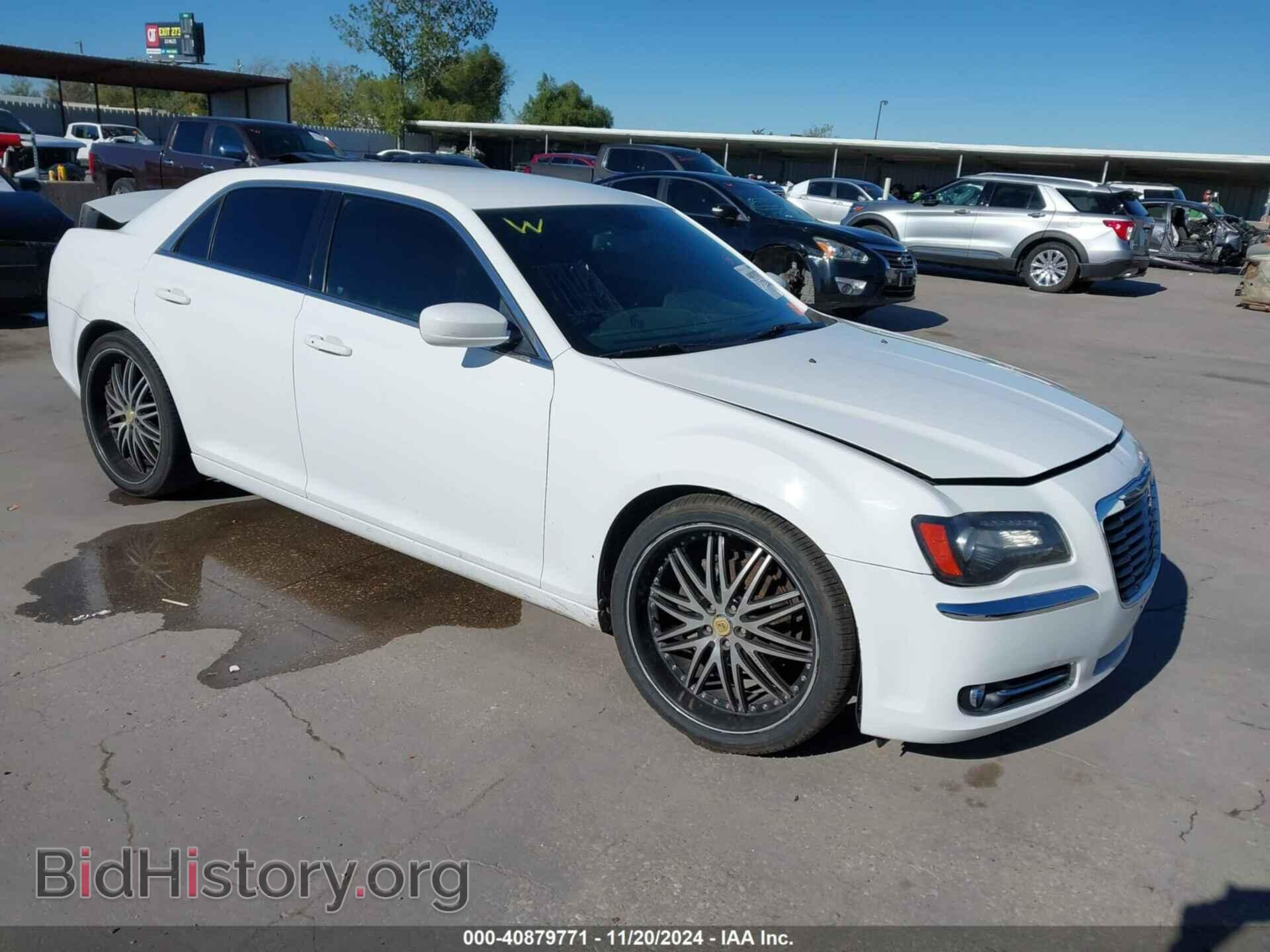 Фотография 2C3CCABG3DH519912 - CHRYSLER 300 2013