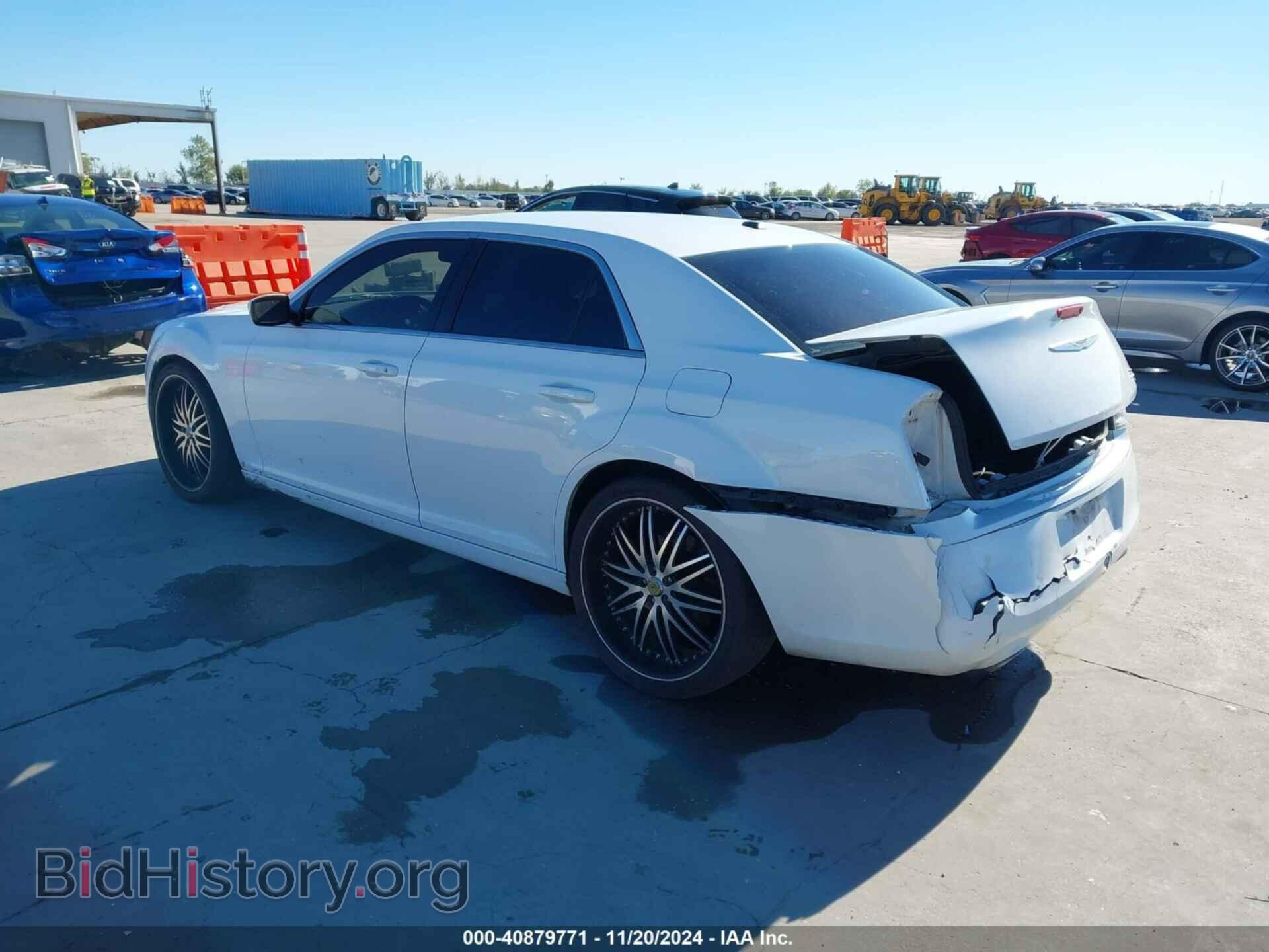 2013 CHRYSLER 300 - VIN: 2C3CCABG3DH519912 - Фото 3