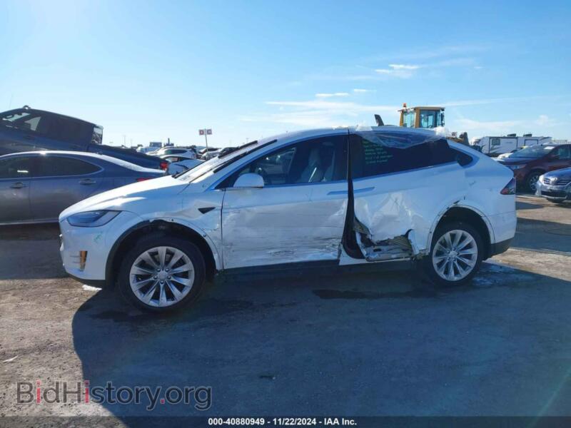 2017 Tesla MODEL X (VIN 5YJXCBE21HF065092) — photo 6 of 17