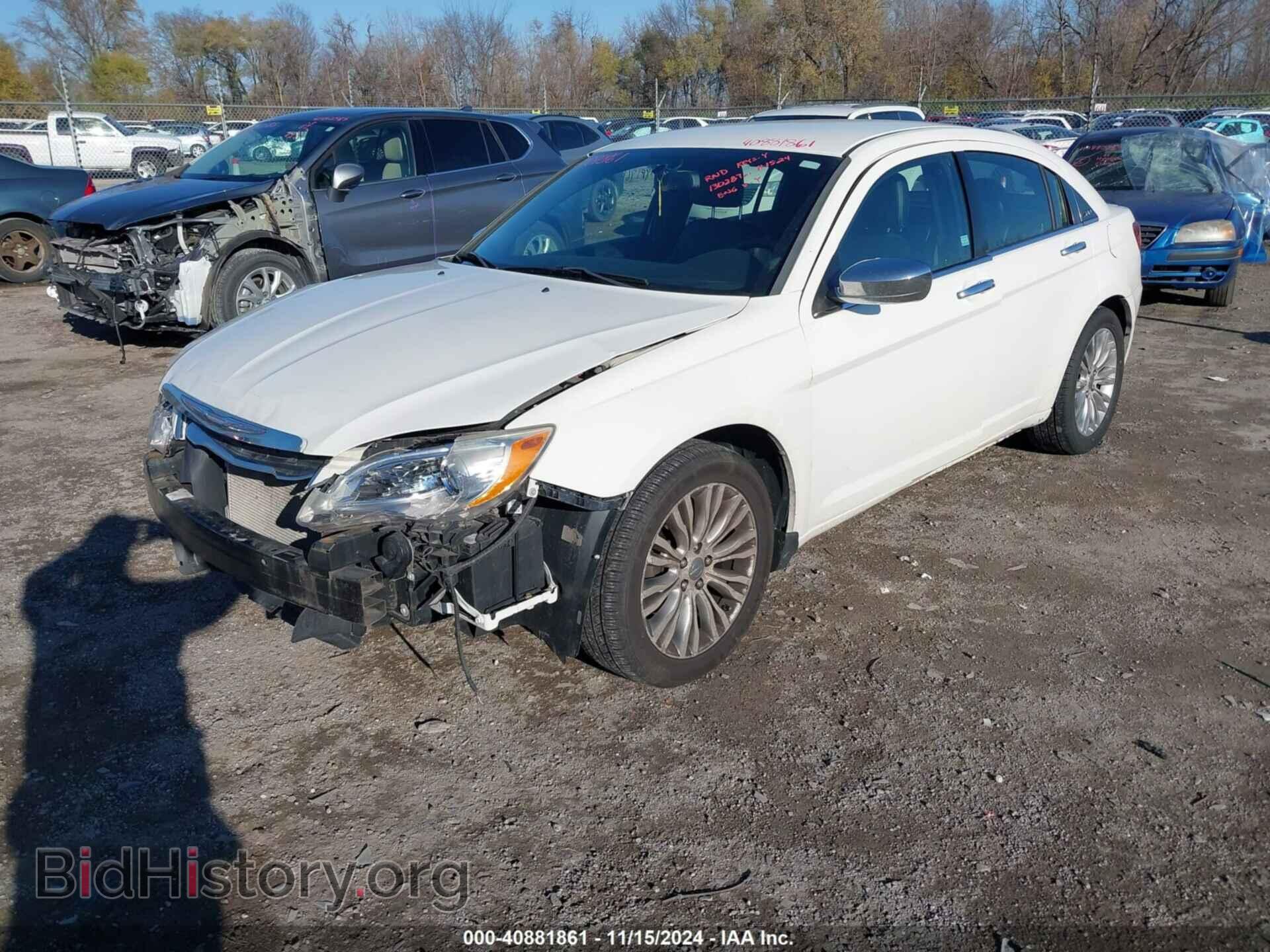 2011 CHRYSLER 200 - VIN: 1C3BC2FB9BN500947 - Photo 2