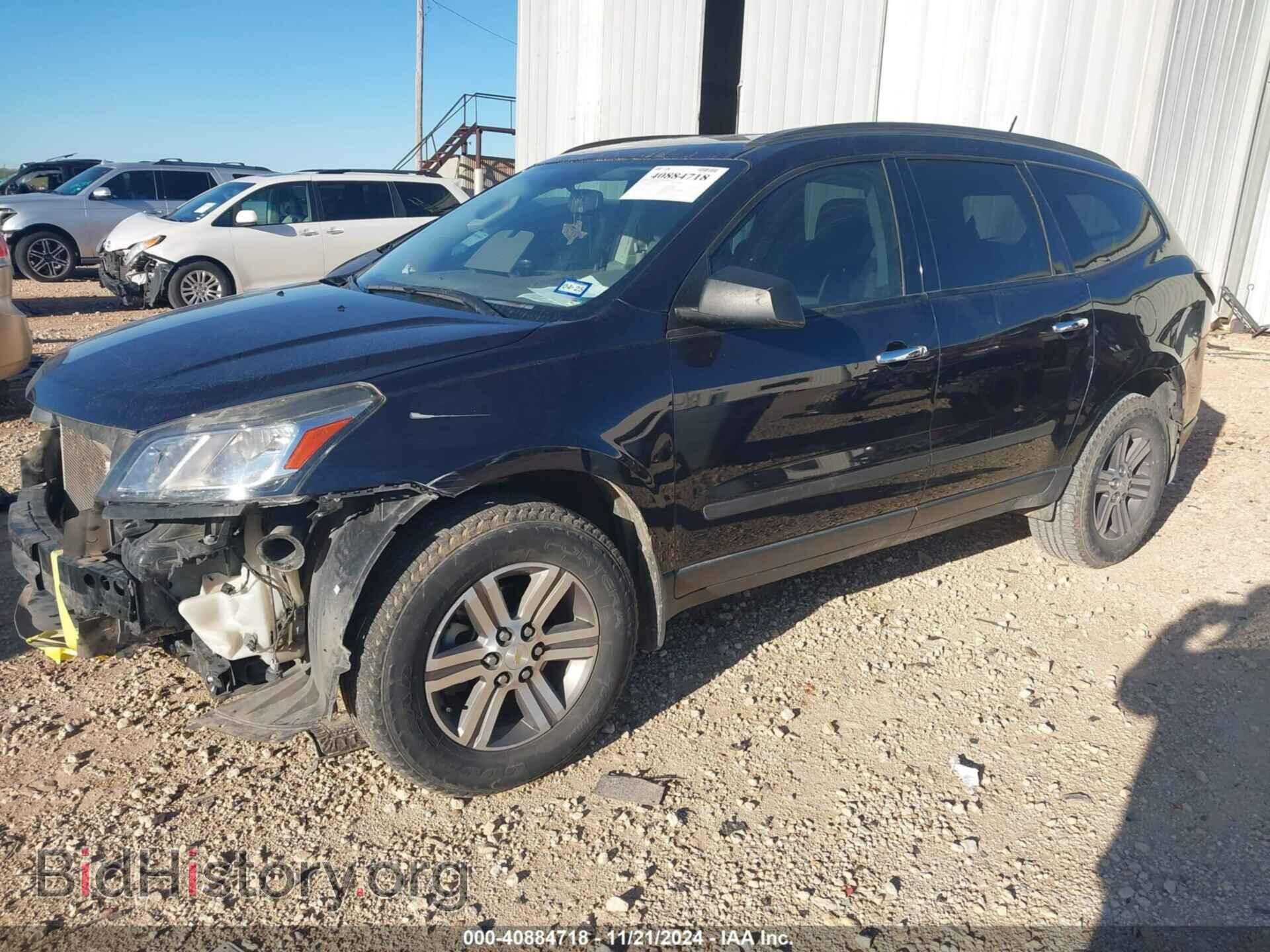 2017 CHEVROLET TRAVERSE - VIN: 1GNKRFED4HJ242218 - Фото 2