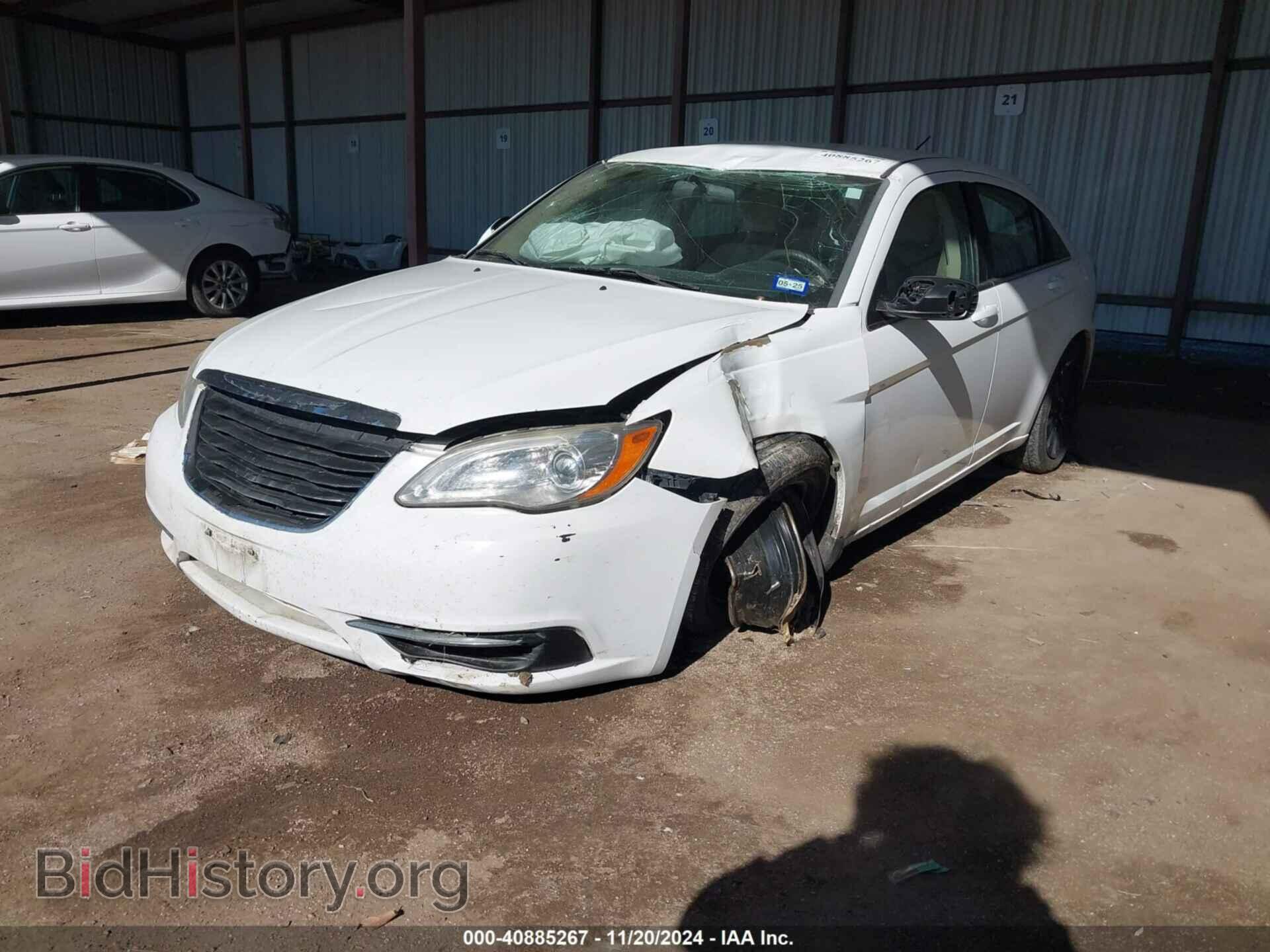 2011 CHRYSLER 200 - VIN: 1C3BC4FB2BN563657 - Фото 2