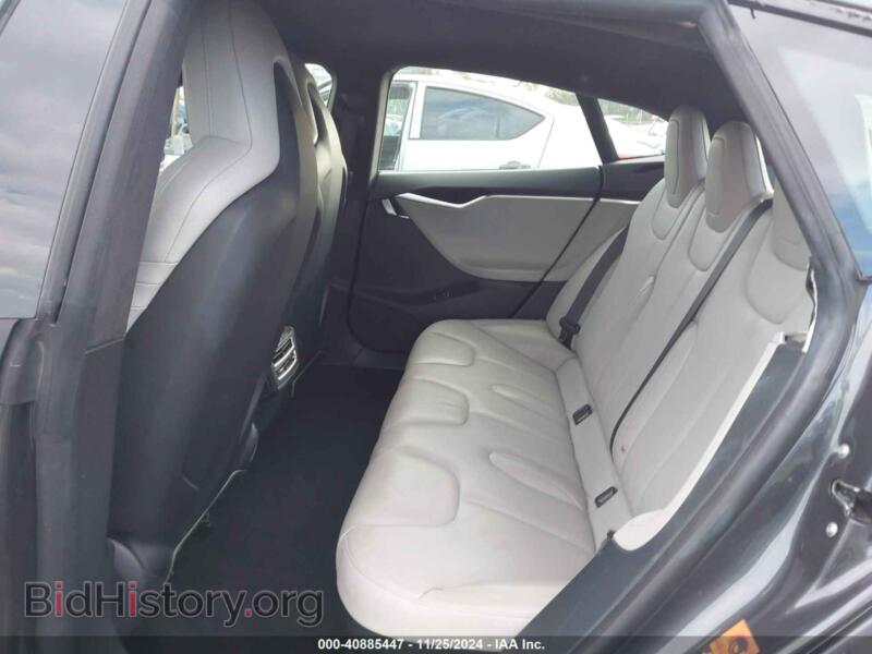 2016 Tesla MODEL S (VIN 5YJSA1E18GF148700) — фото 8 из 18