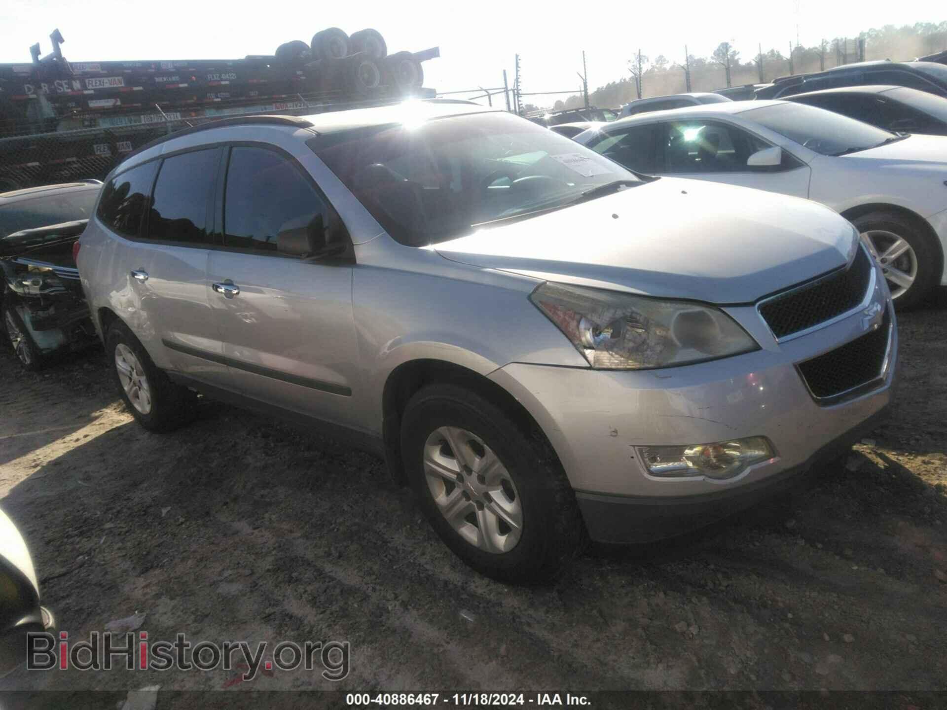Photo 1GNKRFED2BJ276603 - CHEVROLET TRAVERSE 2011