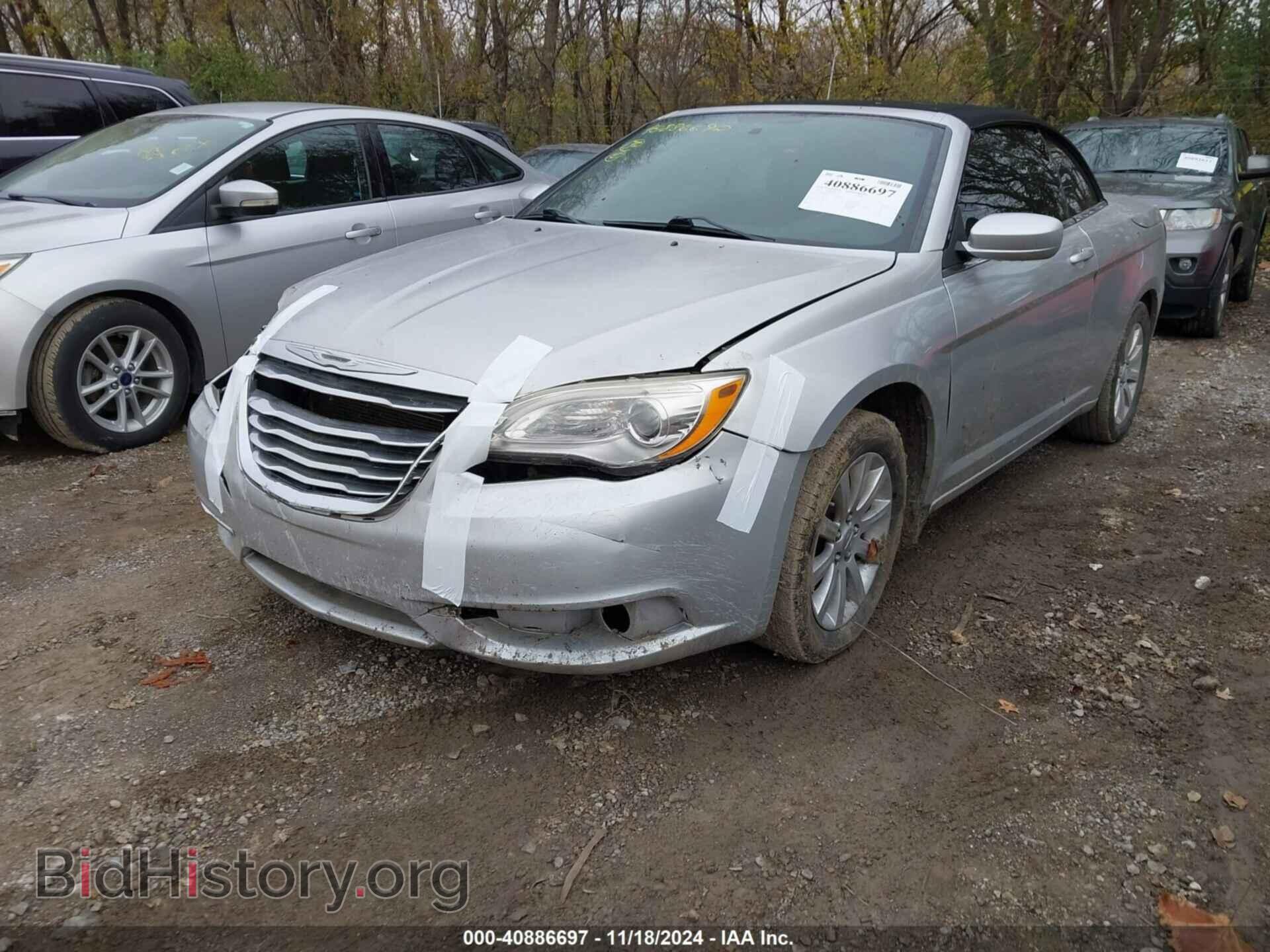 2011 CHRYSLER 200 - VIN: 1C3BC2EB4BN529001 - Фото 2